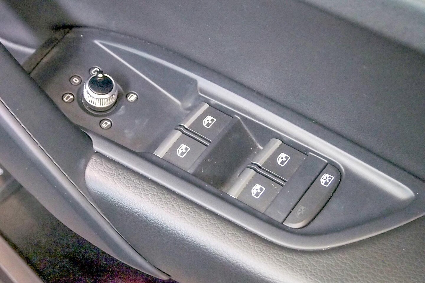 Image about Audi Q5 Sport 40 TDI quattro S tronic