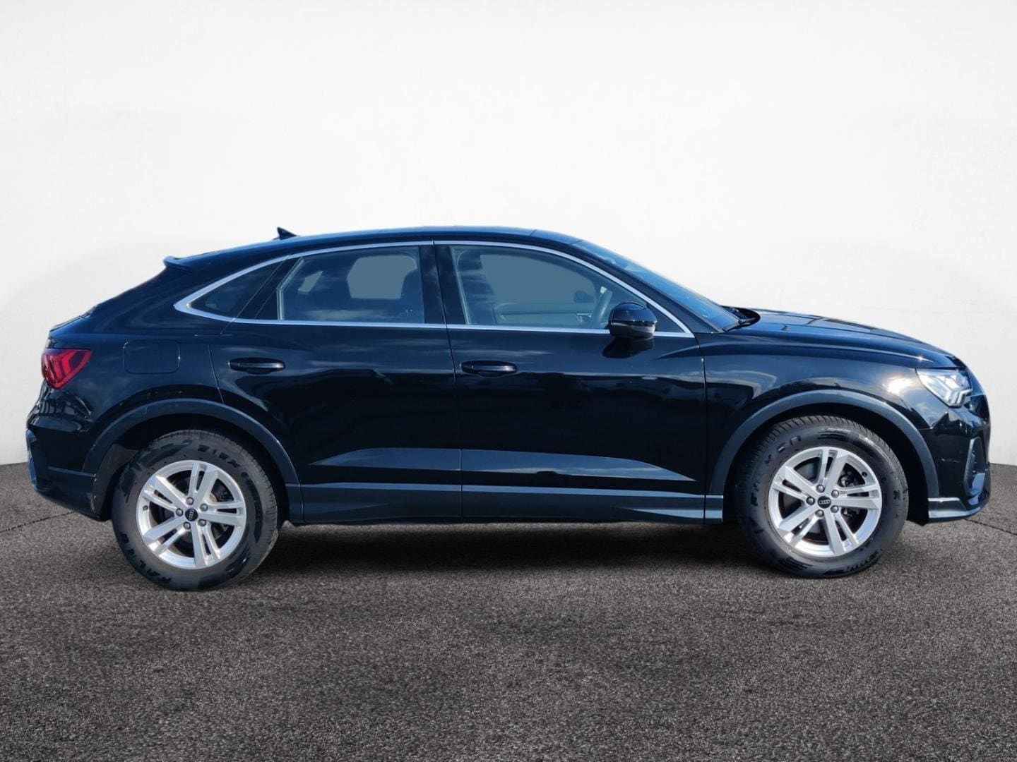 Bild über Audi Q3 Sportback 35 TDI S tronic - für weitere Informationen kontaktieren Sie den Audi Partner