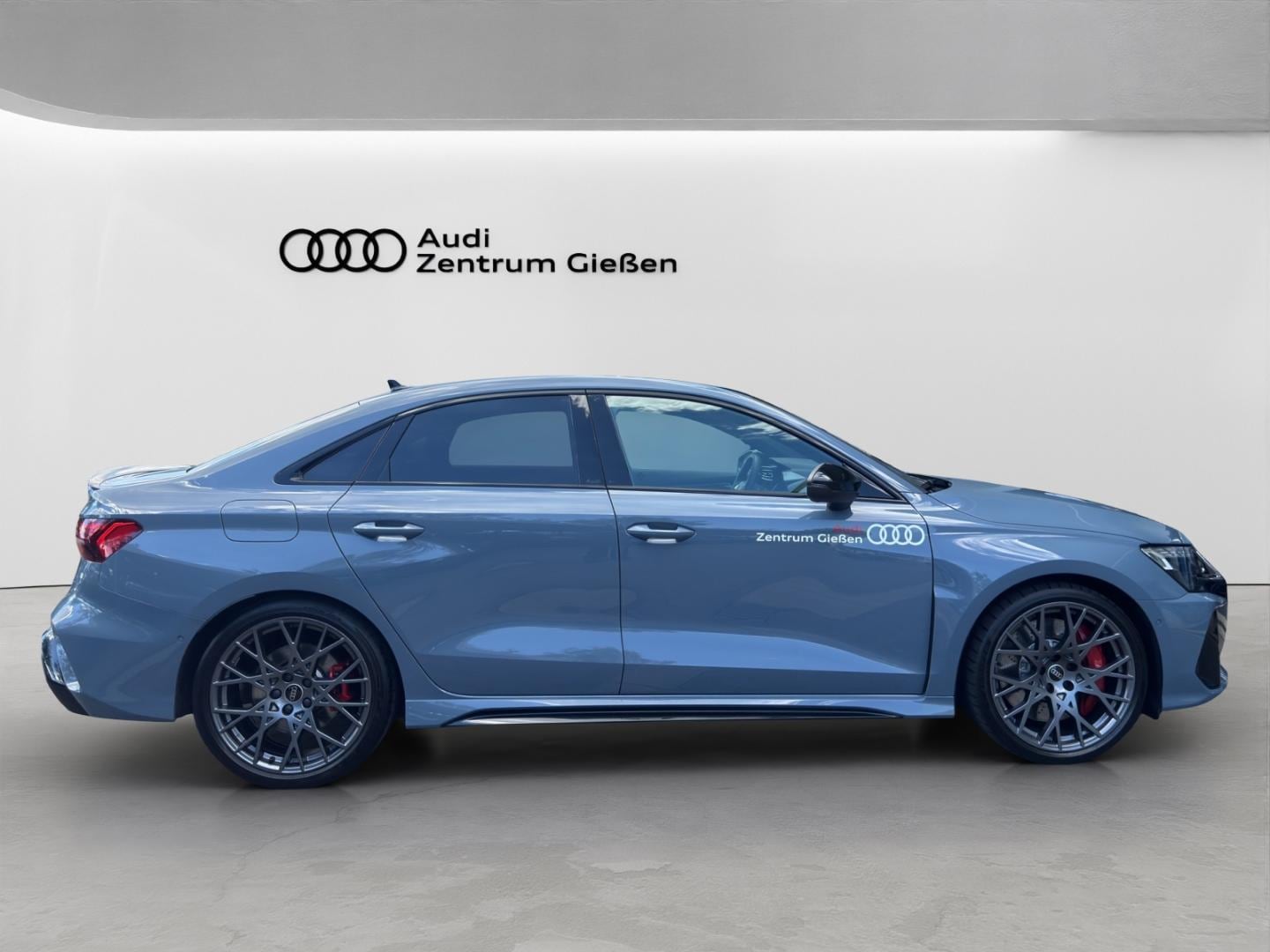Bild über Audi RS 3 Limousine TFSI quattro 294 kW S tronic - für weitere Informationen kontaktieren Sie den Audi Partner
