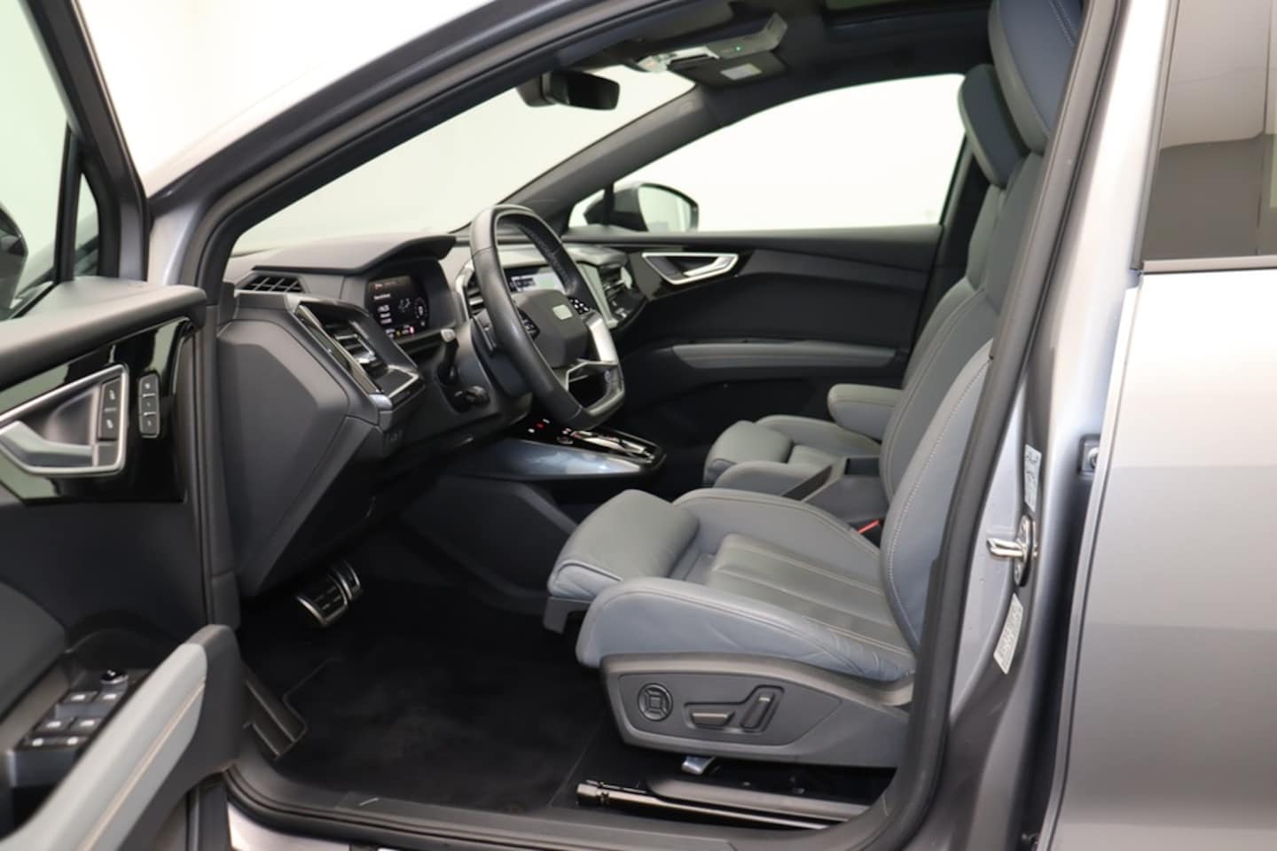 Bild über Audi Q4 Sportback e-tron 50 e-tron quattro - für weitere Informationen kontaktieren Sie den Audi Partner