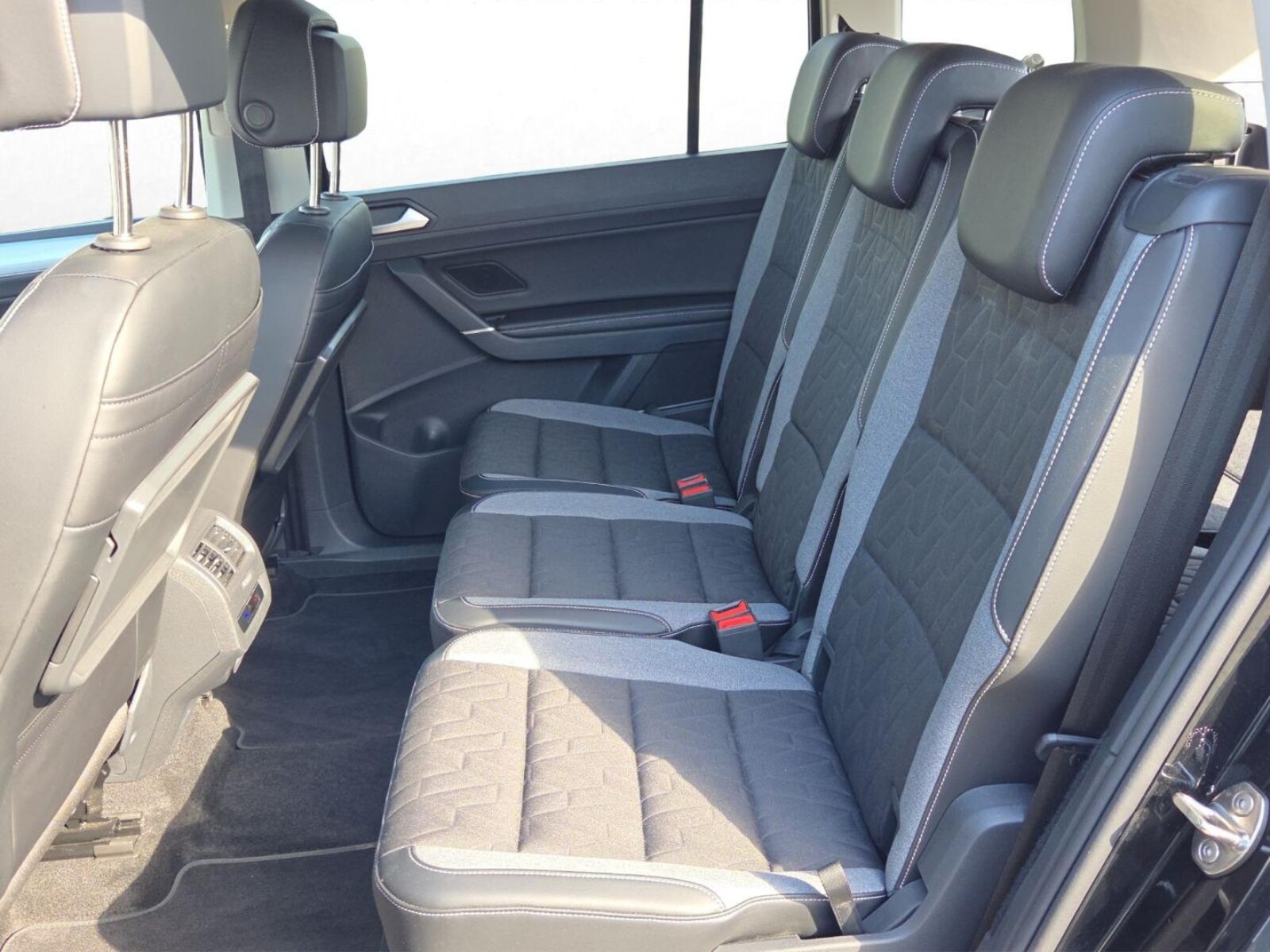 Volkswagen Touran – Bild 18