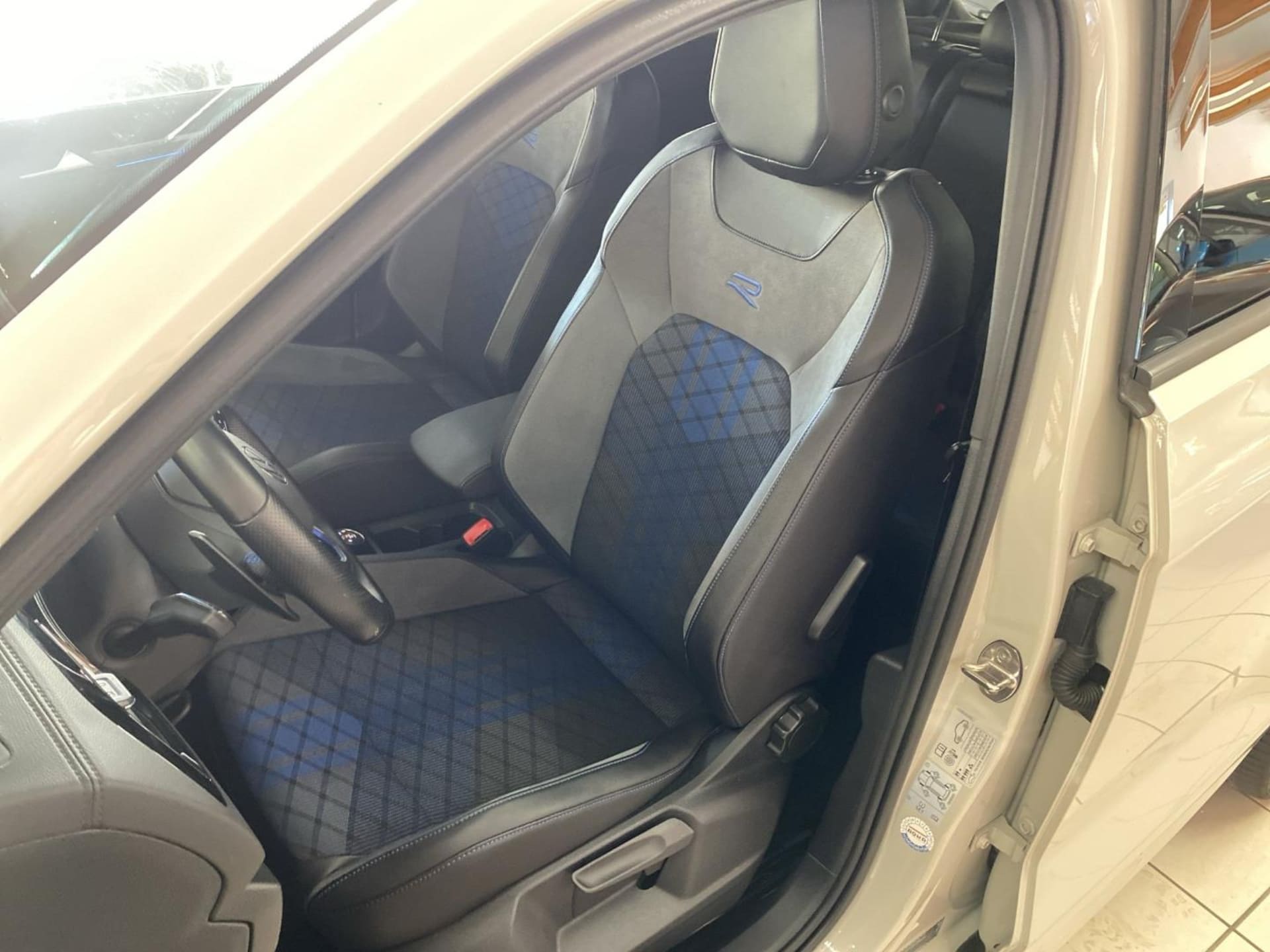 Volkswagen T-Roc R
