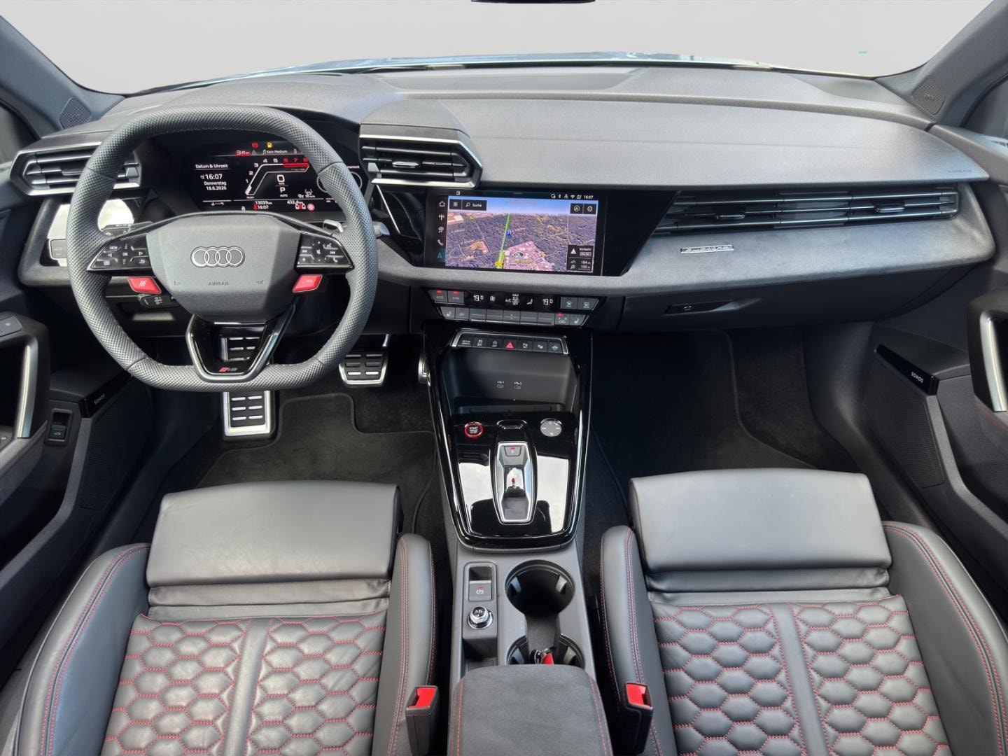 Bild über Audi RS 3 Limousine TFSI quattro 294 kW S tronic - für weitere Informationen kontaktieren Sie den Audi Partner
