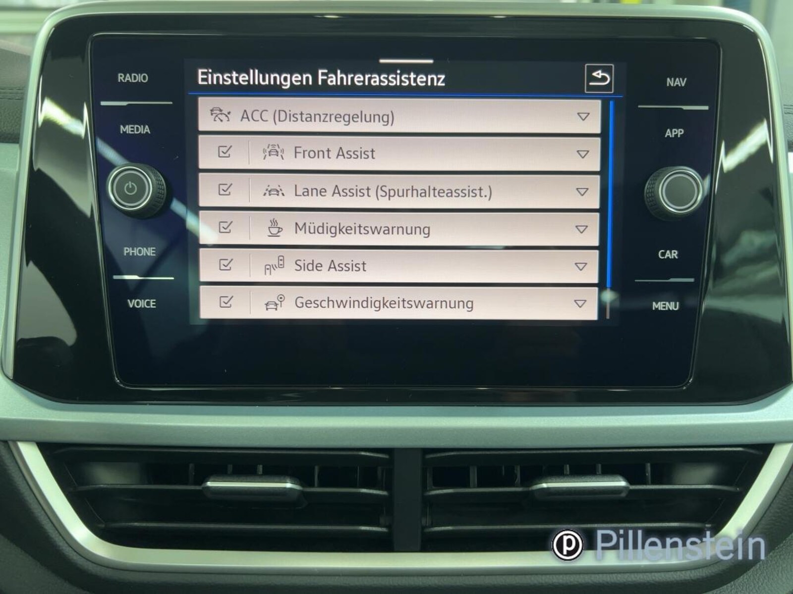 Volkswagen T-Roc Cabriolet – Bild 12