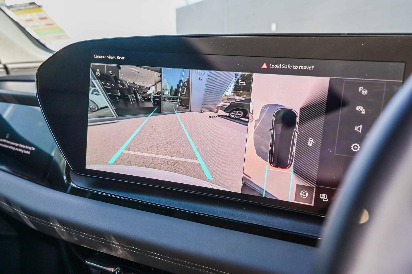 Image about Audi Q6 SUV e-tron e-tron