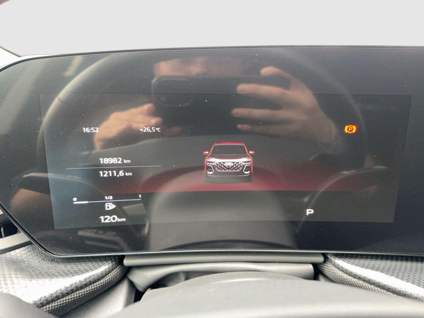 Bild über Audi Q5 SUV TFSI 150 kW S tronic - für weitere Informationen kontaktieren Sie den Audi Partner