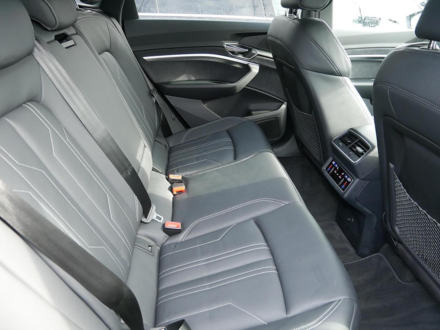 Image about Audi Q8 Sportback e-tron advanced 55 e-tron quattro