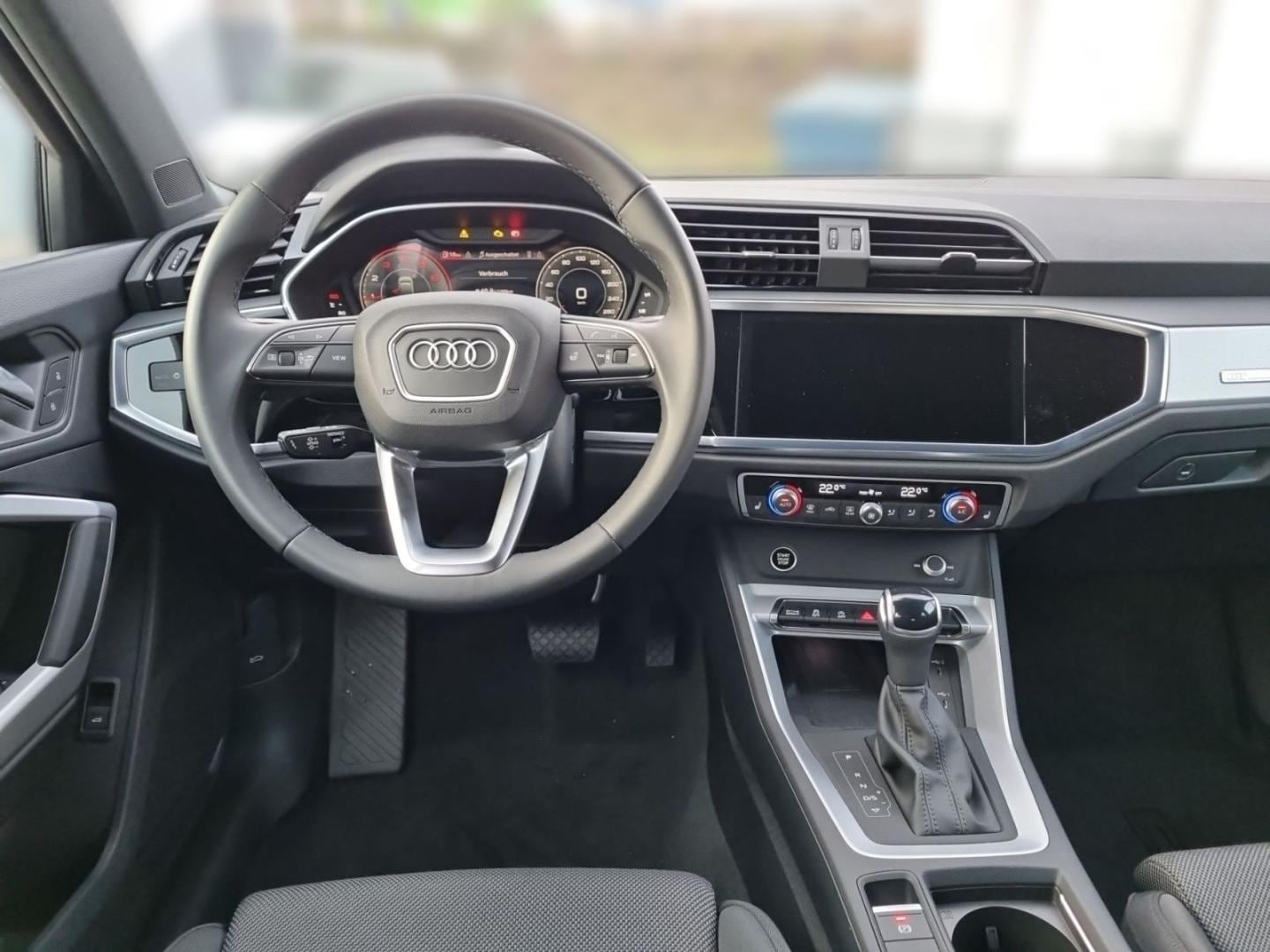 Bild über Audi Q3 Sportback 35 TFSI S tronic - für weitere Informationen kontaktieren Sie den Audi Partner