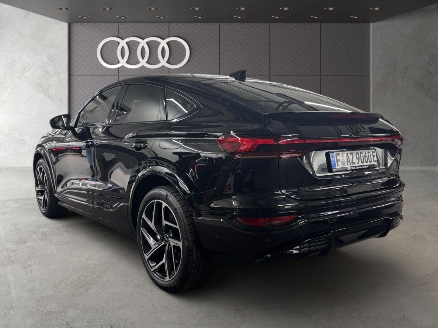 Bild über Audi Q6 Sportback e-tron S line business e-tron quattro 315 kW - für weitere Informationen kontaktieren Sie den Audi Partner