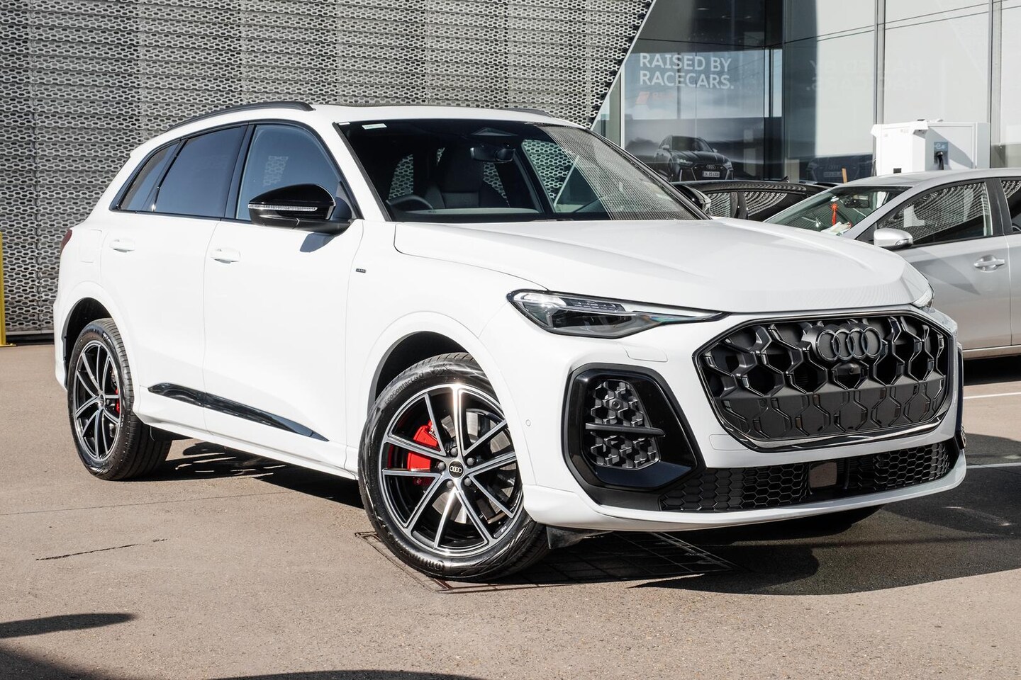 Image about Audi Q5 SUV e-hybrid quattro S tronic