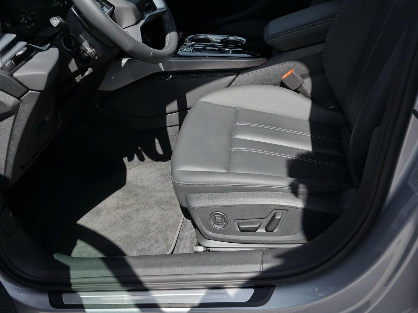 Bild über Audi A6 Avant e-hybrid e-hybrid quattro 220 kW S tronic - für weitere Informationen kontaktieren Sie den Audi Partner