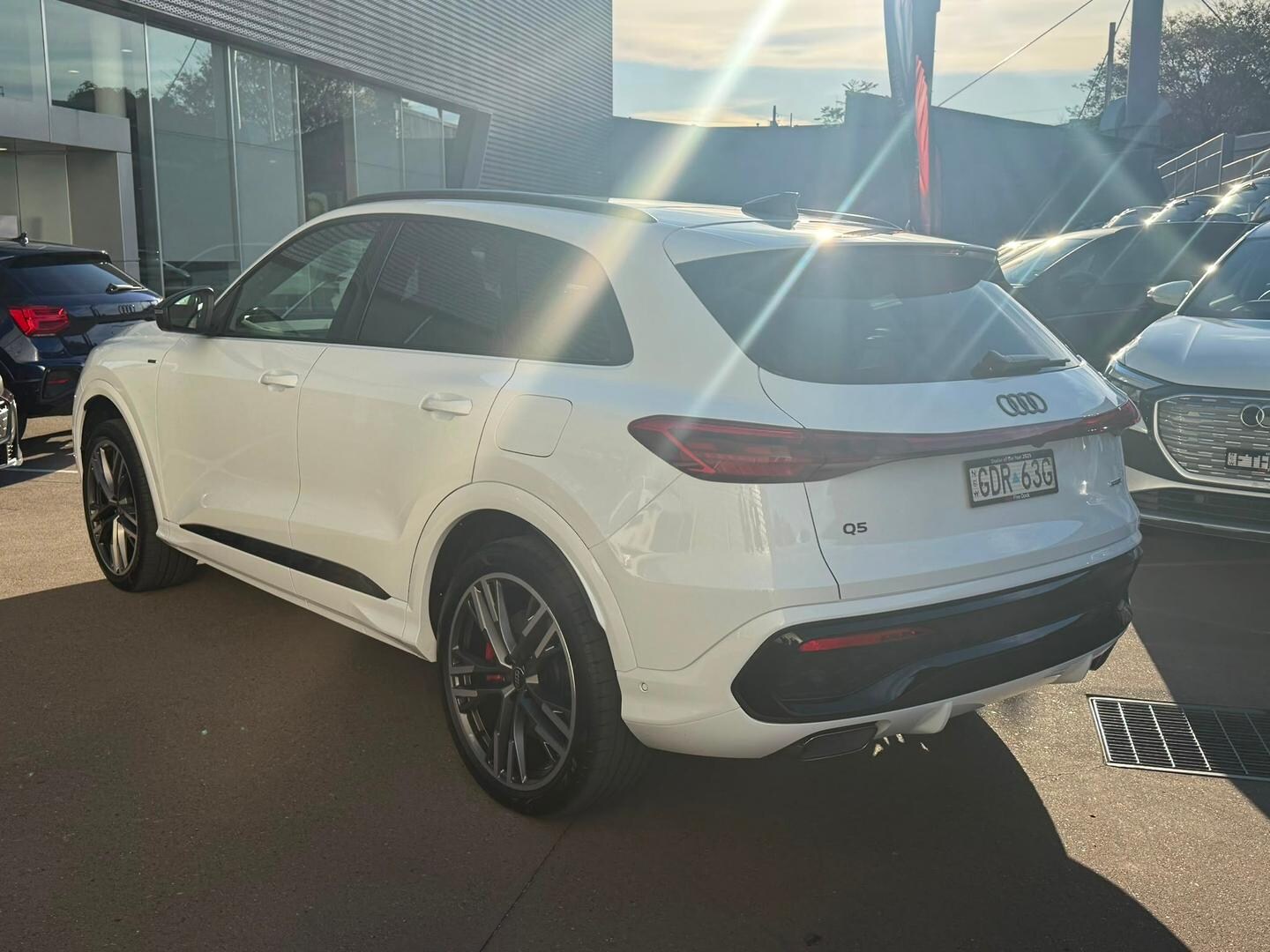 Image about Audi Q5 SUV e-hybrid quattro S tronic