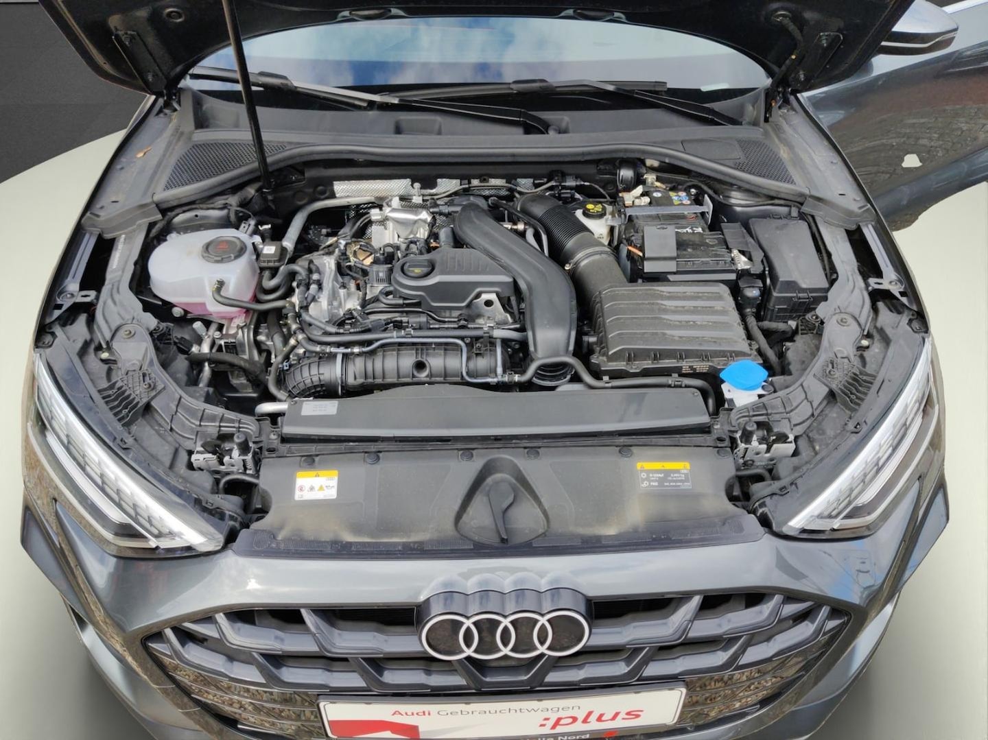 Bild über Audi A3 Sportback S line 35 TFSI S tronic - für weitere Informationen kontaktieren Sie den Audi Partner