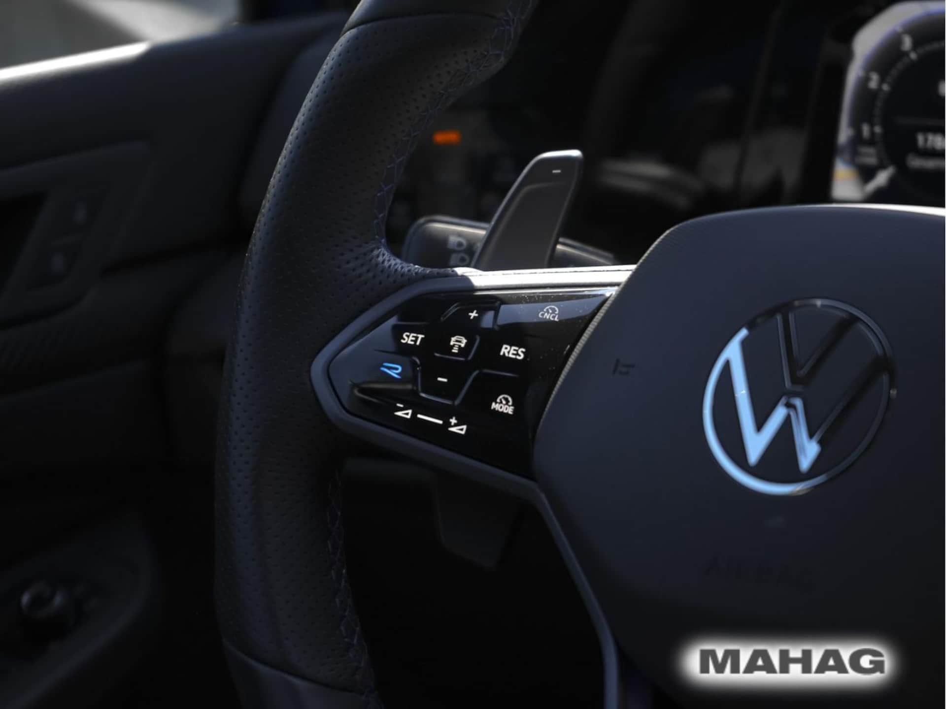 Volkswagen Golf Variant R