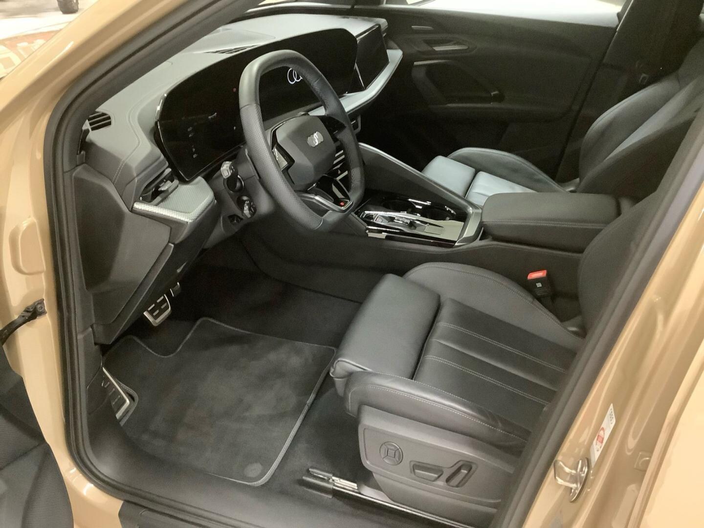 Bild über Audi Q5 Sportback TDI quattro 150 kW S tronic - für weitere Informationen kontaktieren Sie den Audi Partner