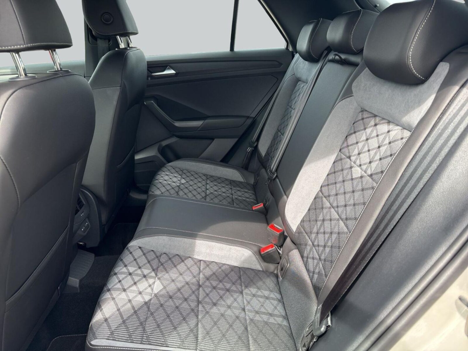 Volkswagen T-Roc – Bild 13