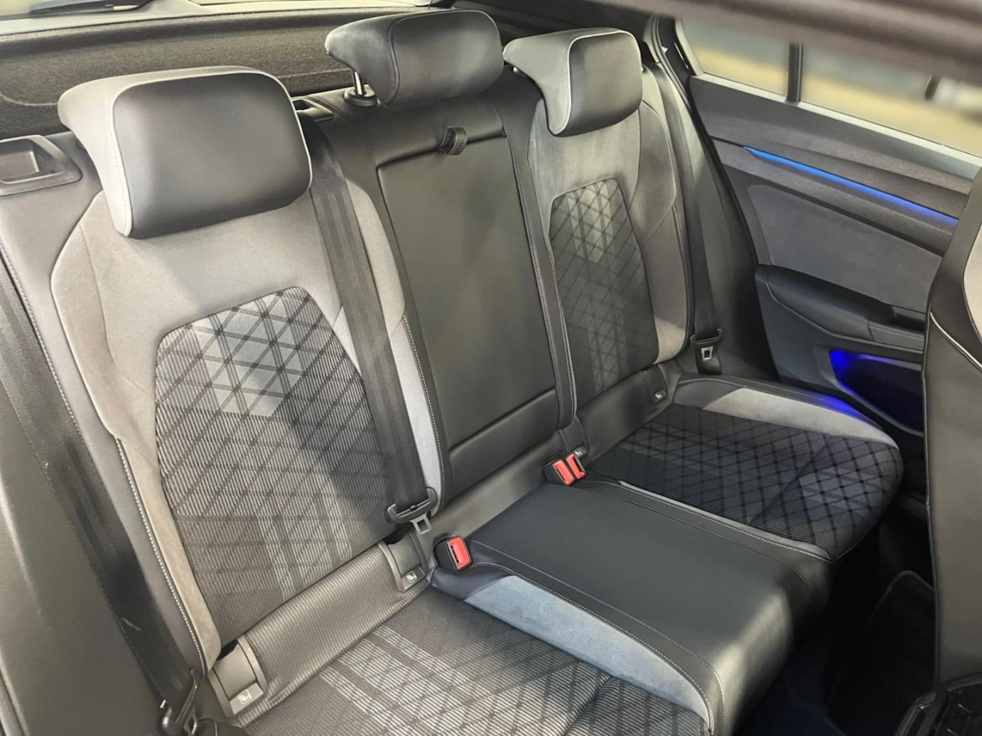 Volkswagen Golf R-Line