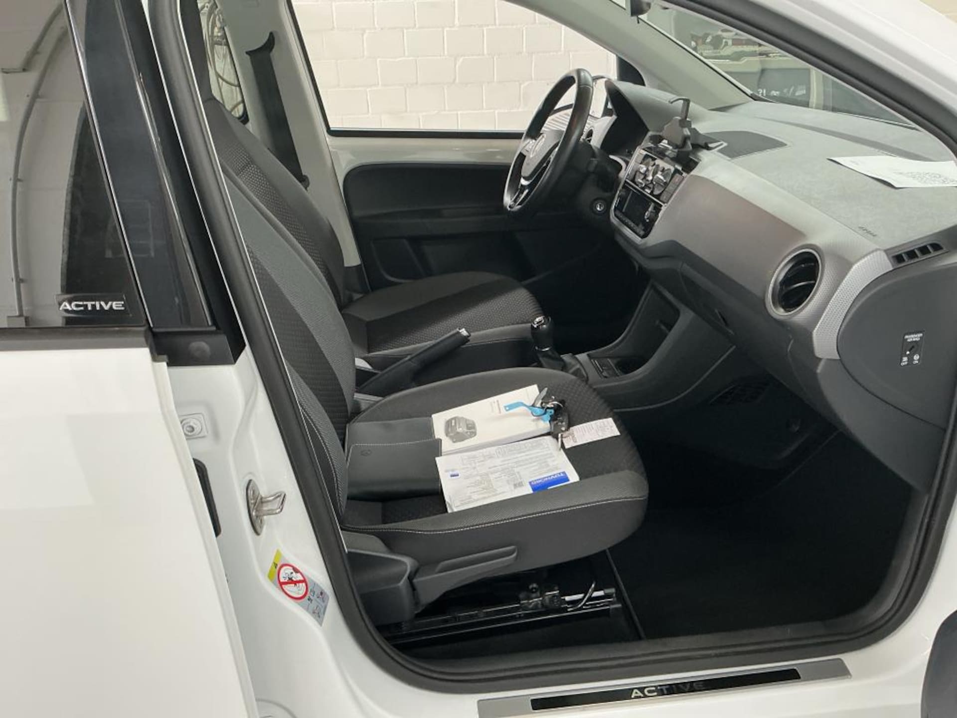 Volkswagen up! ACTIVE
