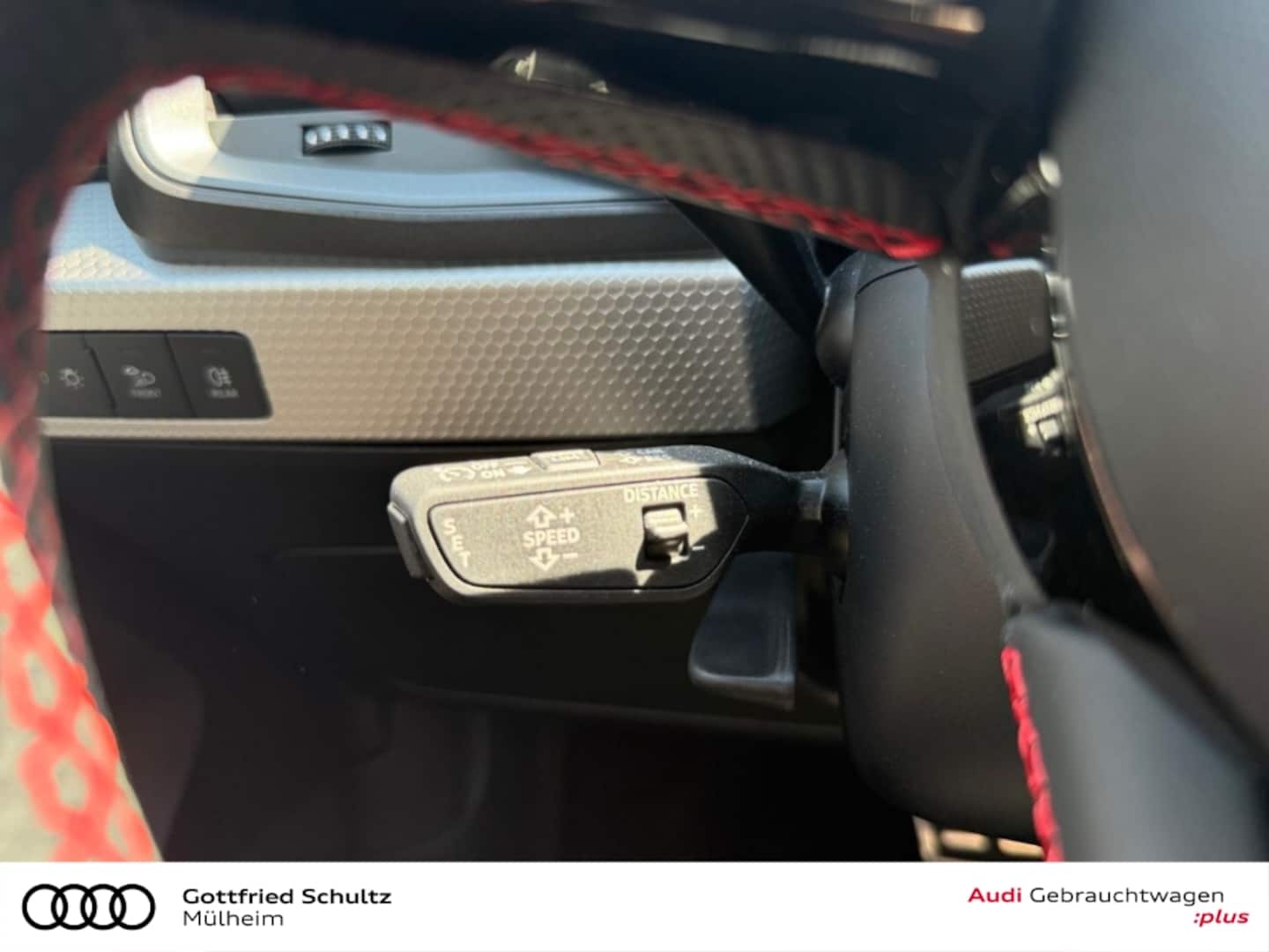 Bild über Audi A1 Sportback S line 40 TFSI S tronic - für weitere Informationen kontaktieren Sie den Audi Partner