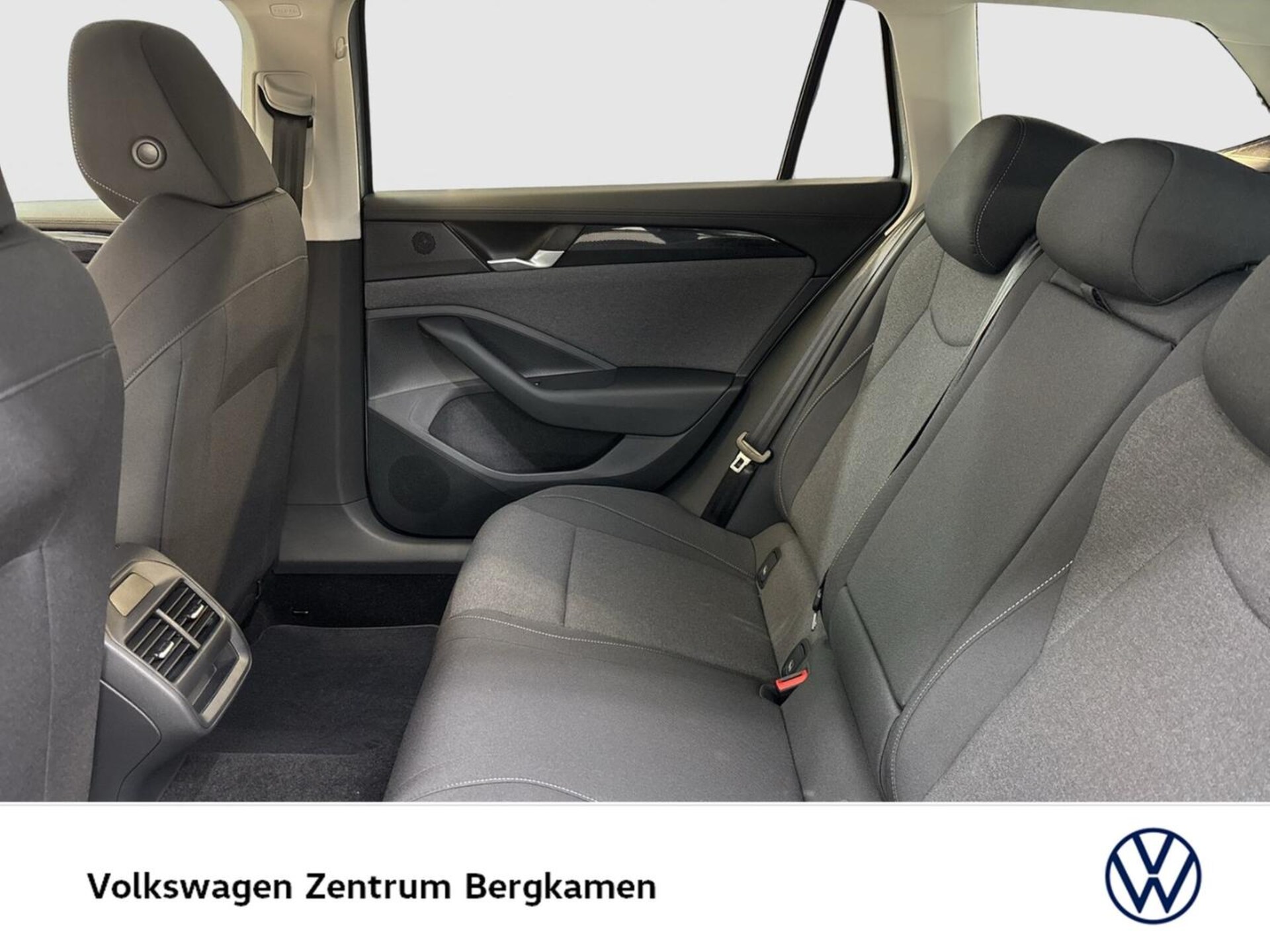 Volkswagen Passat Basis-Modell