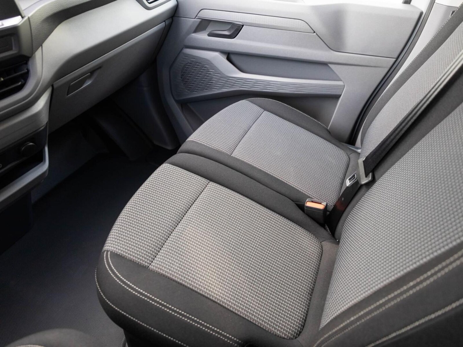 Volkswagen Transporter Kasten langer Radstand – Bild 16