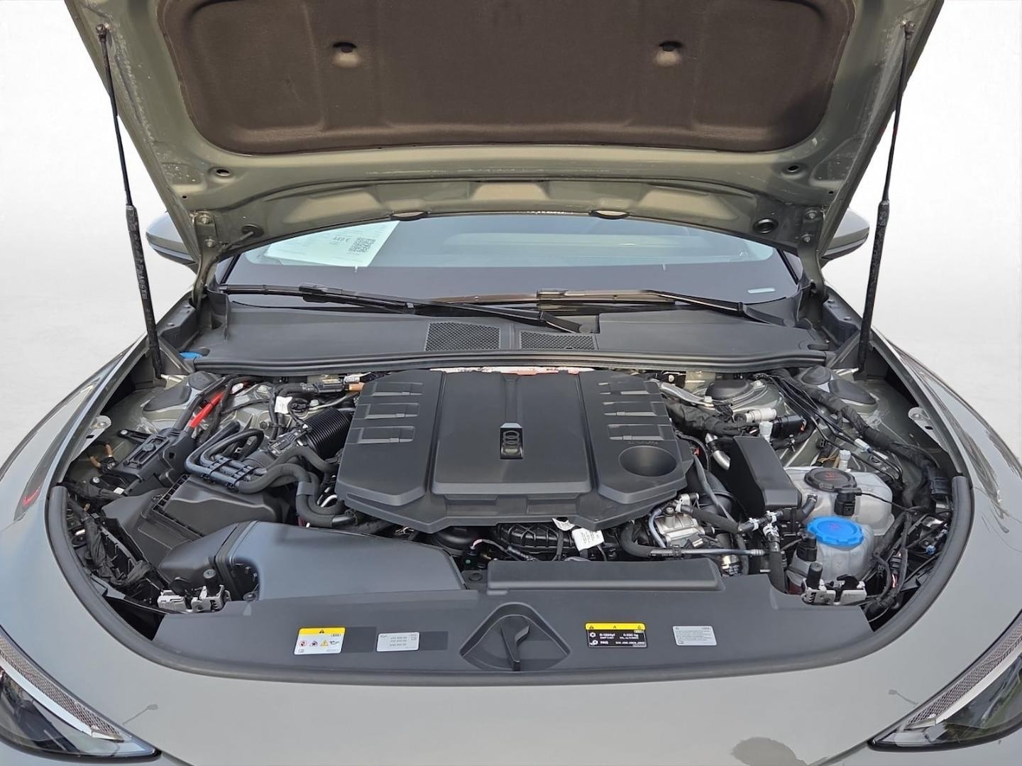 Bild über Audi A6 Avant TDI quattro 220 kW S tronic - für weitere Informationen kontaktieren Sie den Audi Partner