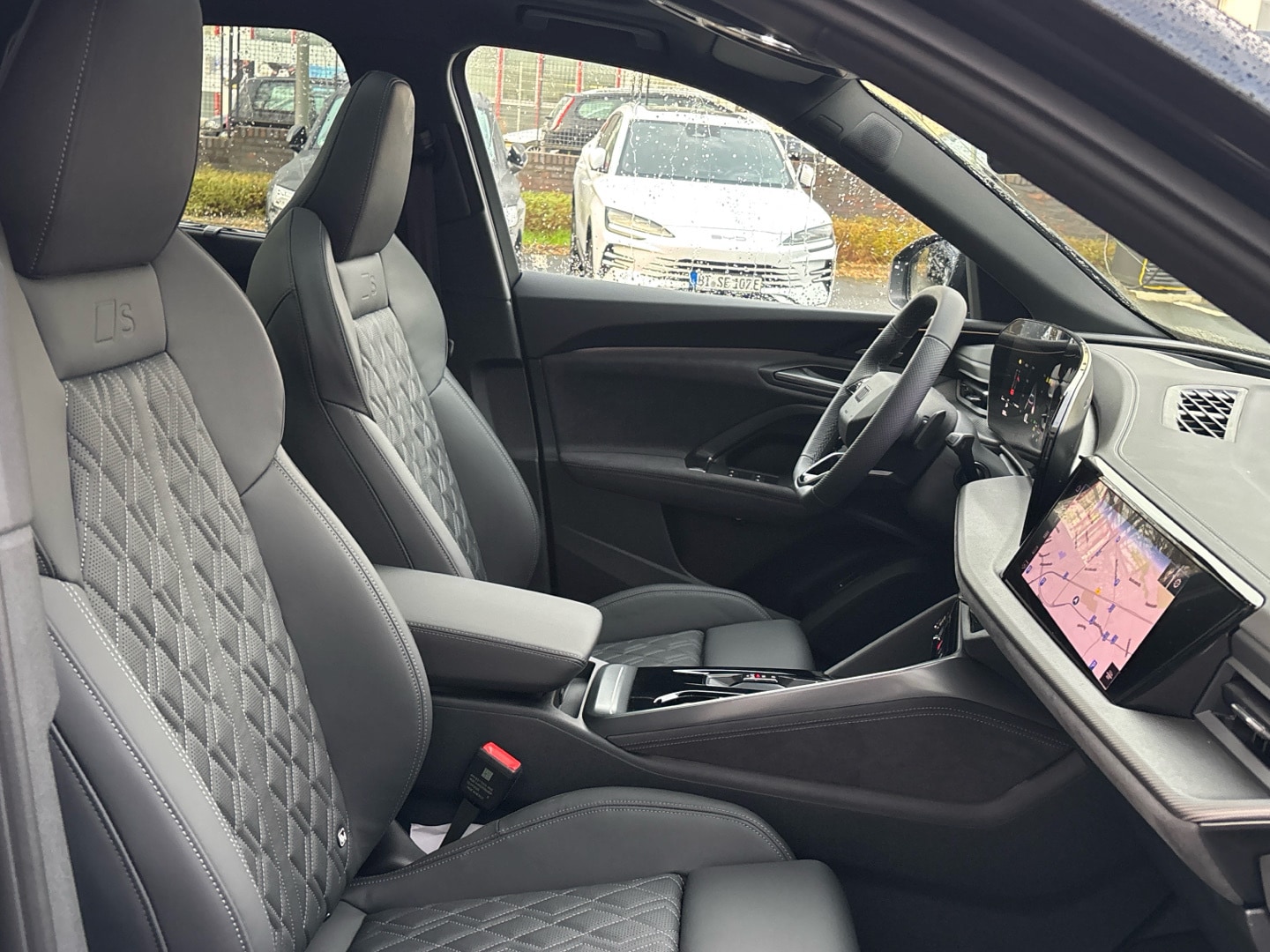 Bild über Audi Q5 SUV TDI quattro 150 kW S tronic - für weitere Informationen kontaktieren Sie den Audi Partner