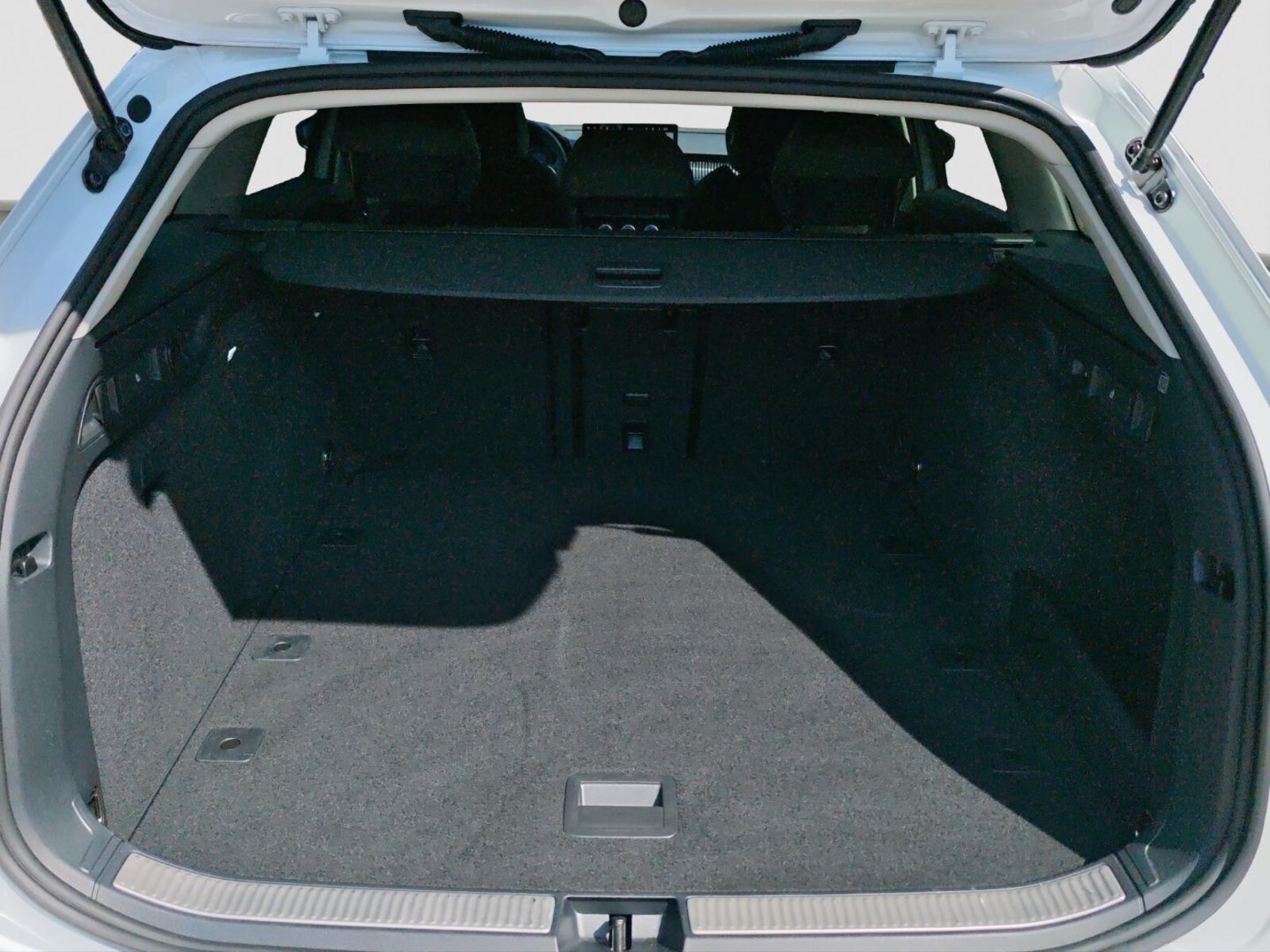 Škoda Superb Combi – Bild 14
