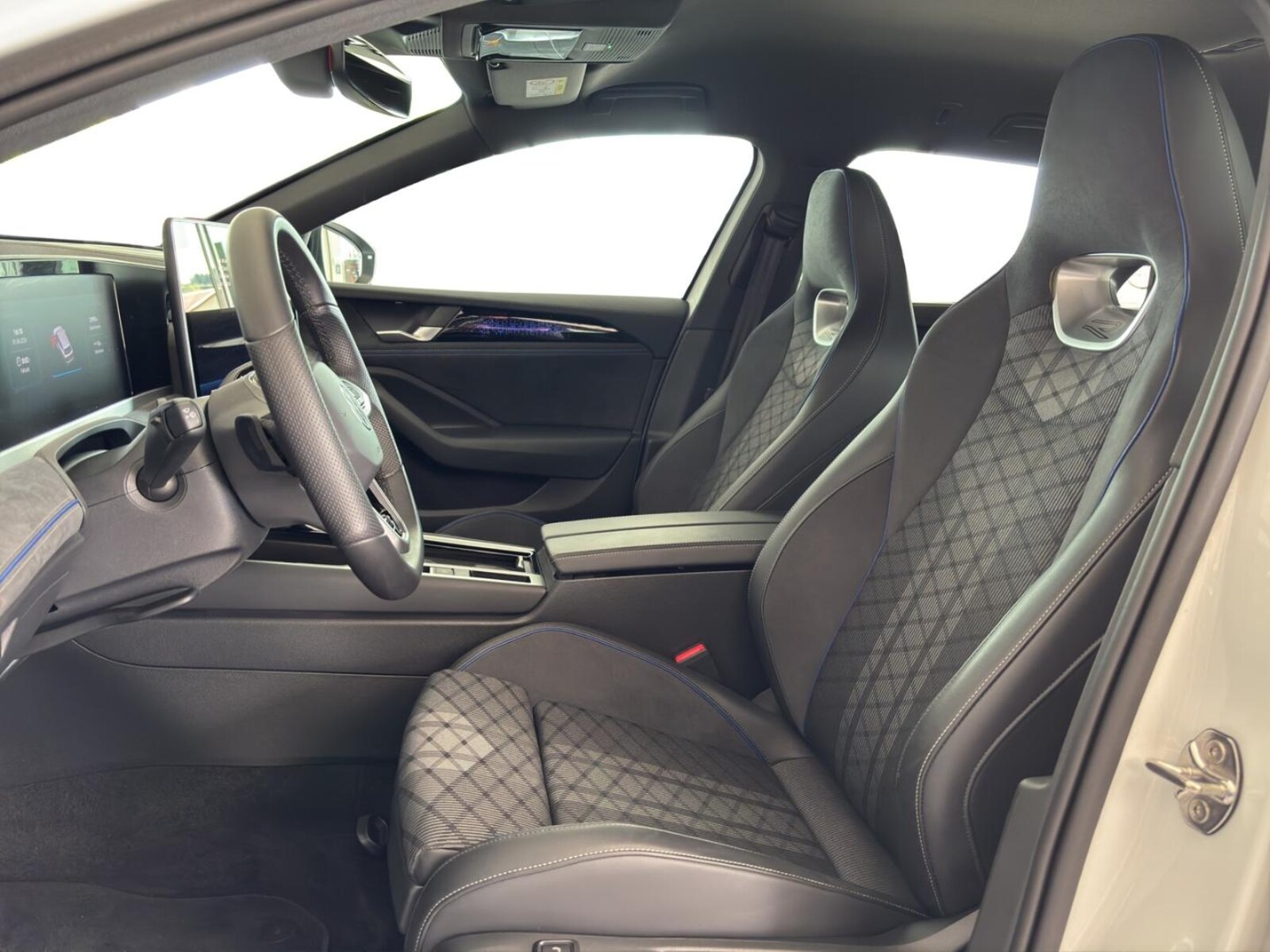 Volkswagen Passat – Bild 8