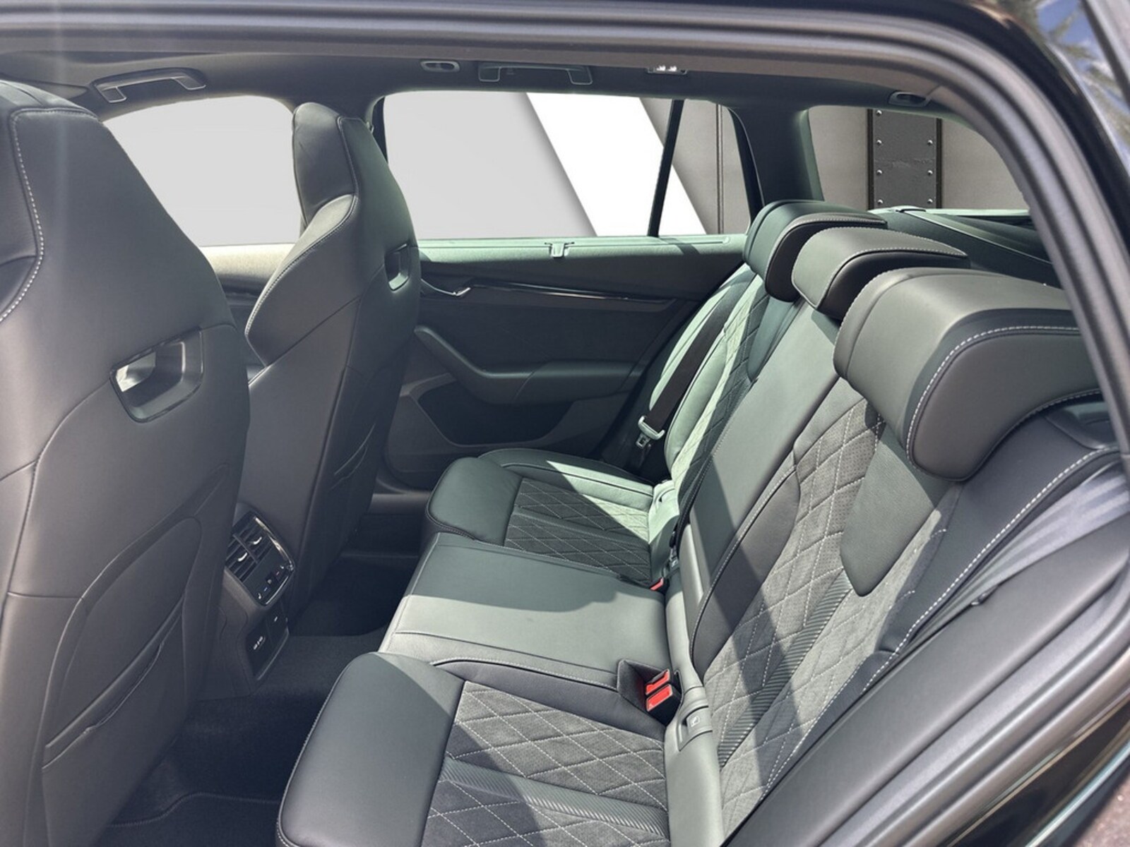Škoda Octavia Combi – Bild 11