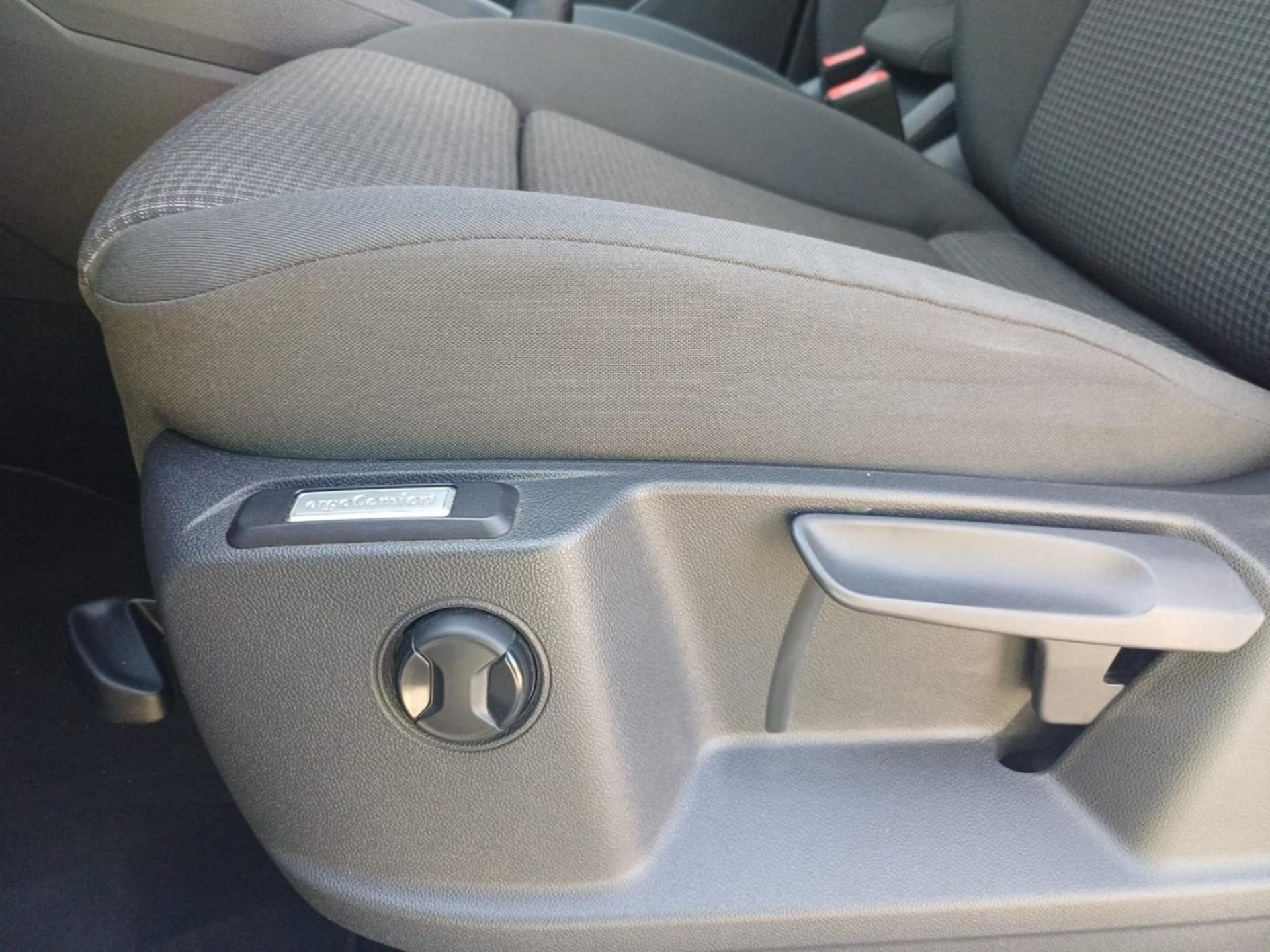 Volkswagen Caddy Basis-Modell