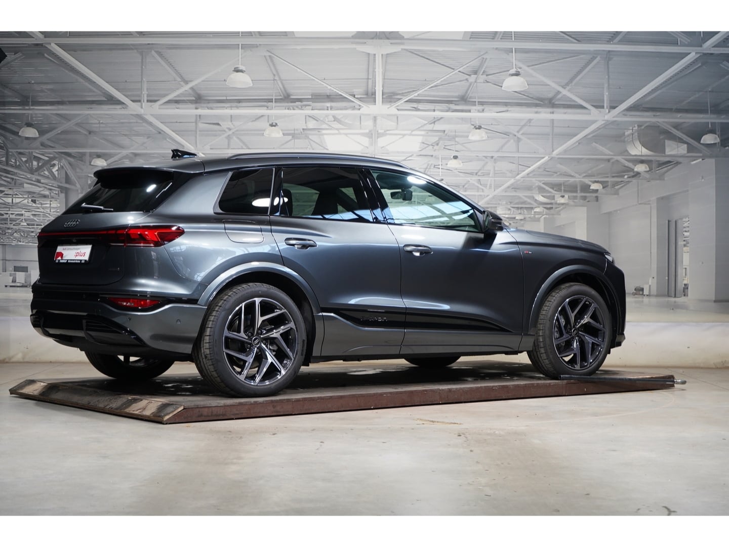 Bild über Audi Q6 SUV e-tron S line business e-tron quattro 315 kW - für weitere Informationen kontaktieren Sie den Audi Partner