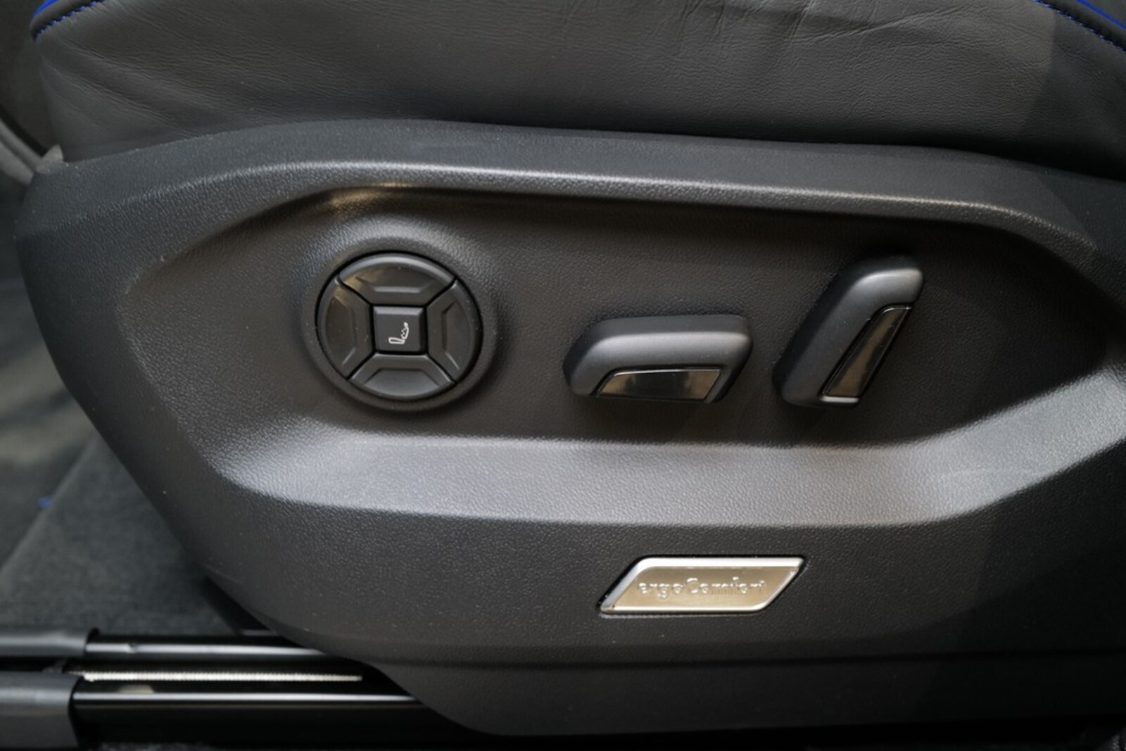 Volkswagen Touareg – Bild 13
