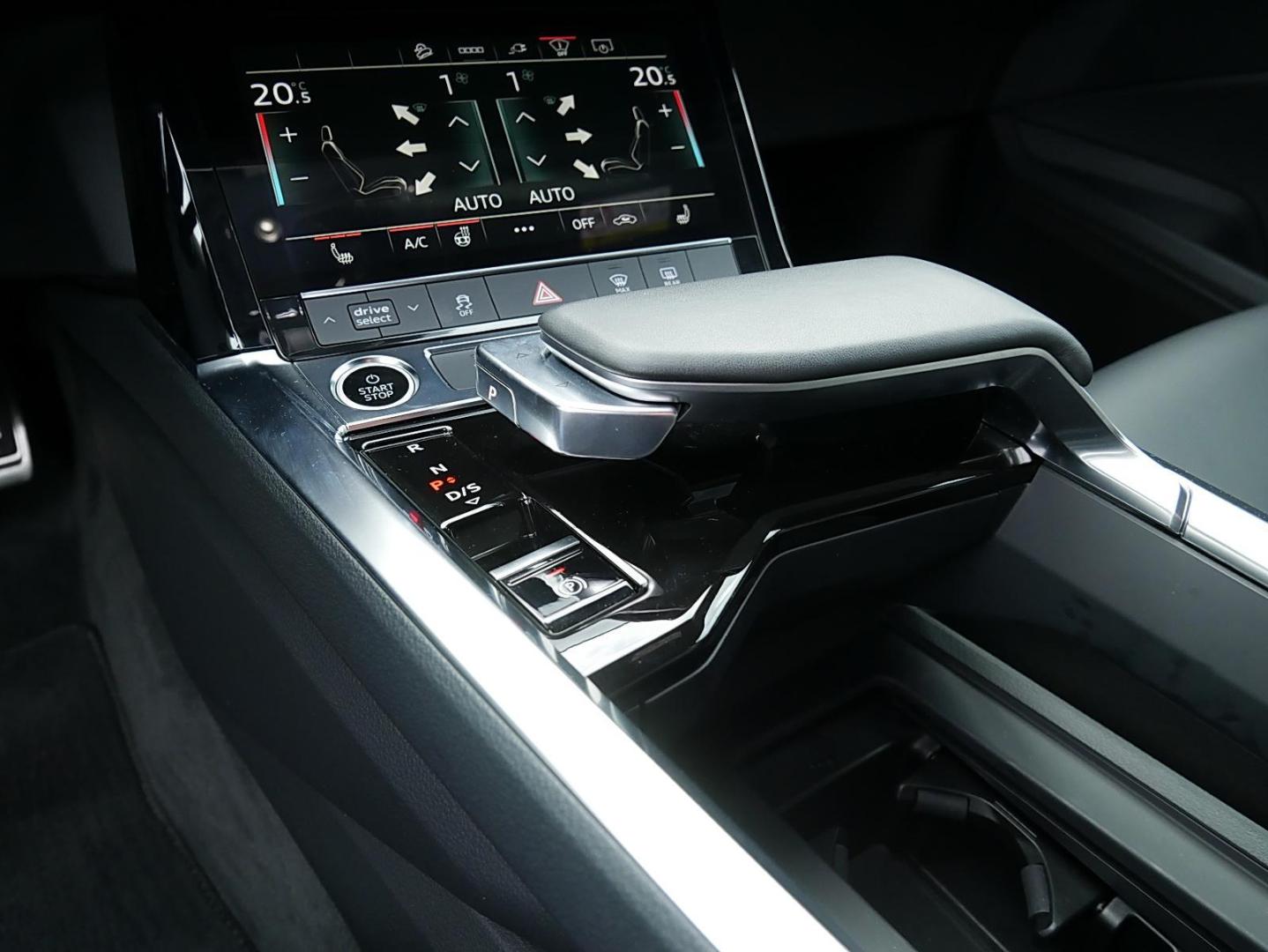 Image about Audi Q8 Sportback e-tron advanced 55 e-tron quattro