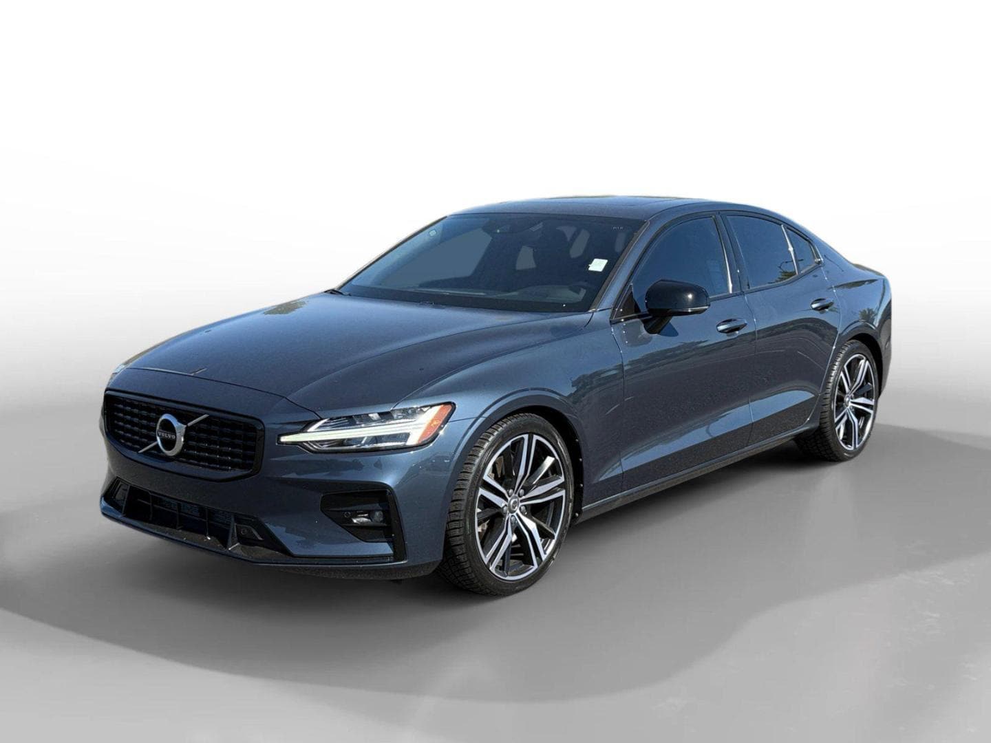 2021 Volvo S60 T6 R-Design AWD's photo