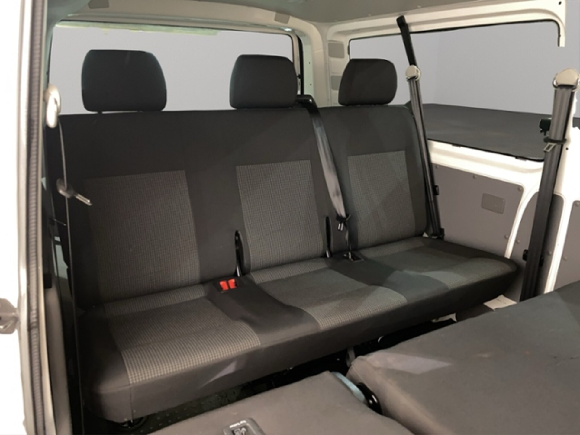 Volkswagen T6.1 Transporter Kombi langer Radstand