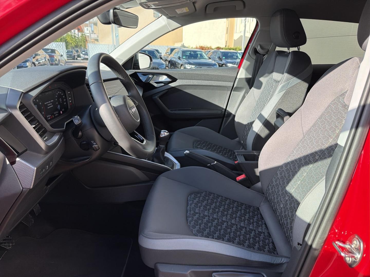 Bild über Audi A1 Sportback advanced 30 TFSI Schaltgetriebe - für weitere Informationen kontaktieren Sie den Audi Partner