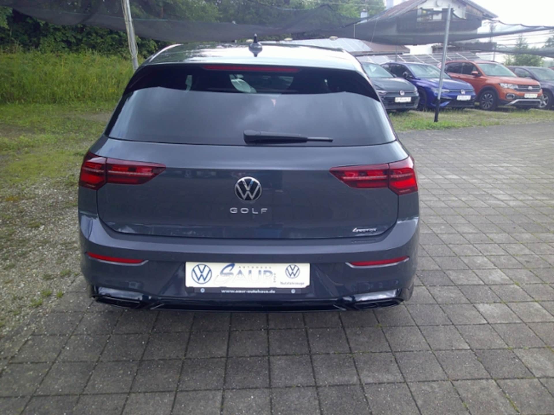 Volkswagen Golf R-Line