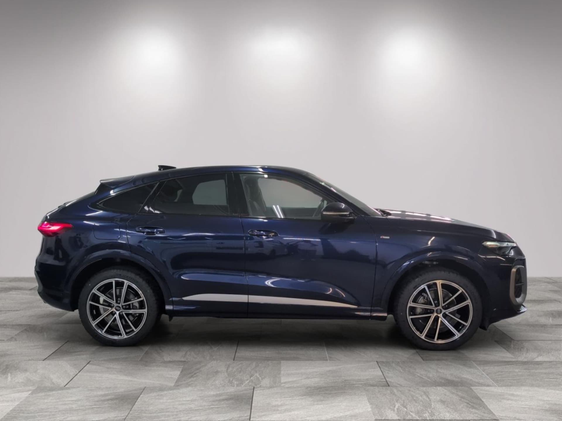 Audi Q5 Sportback edition one