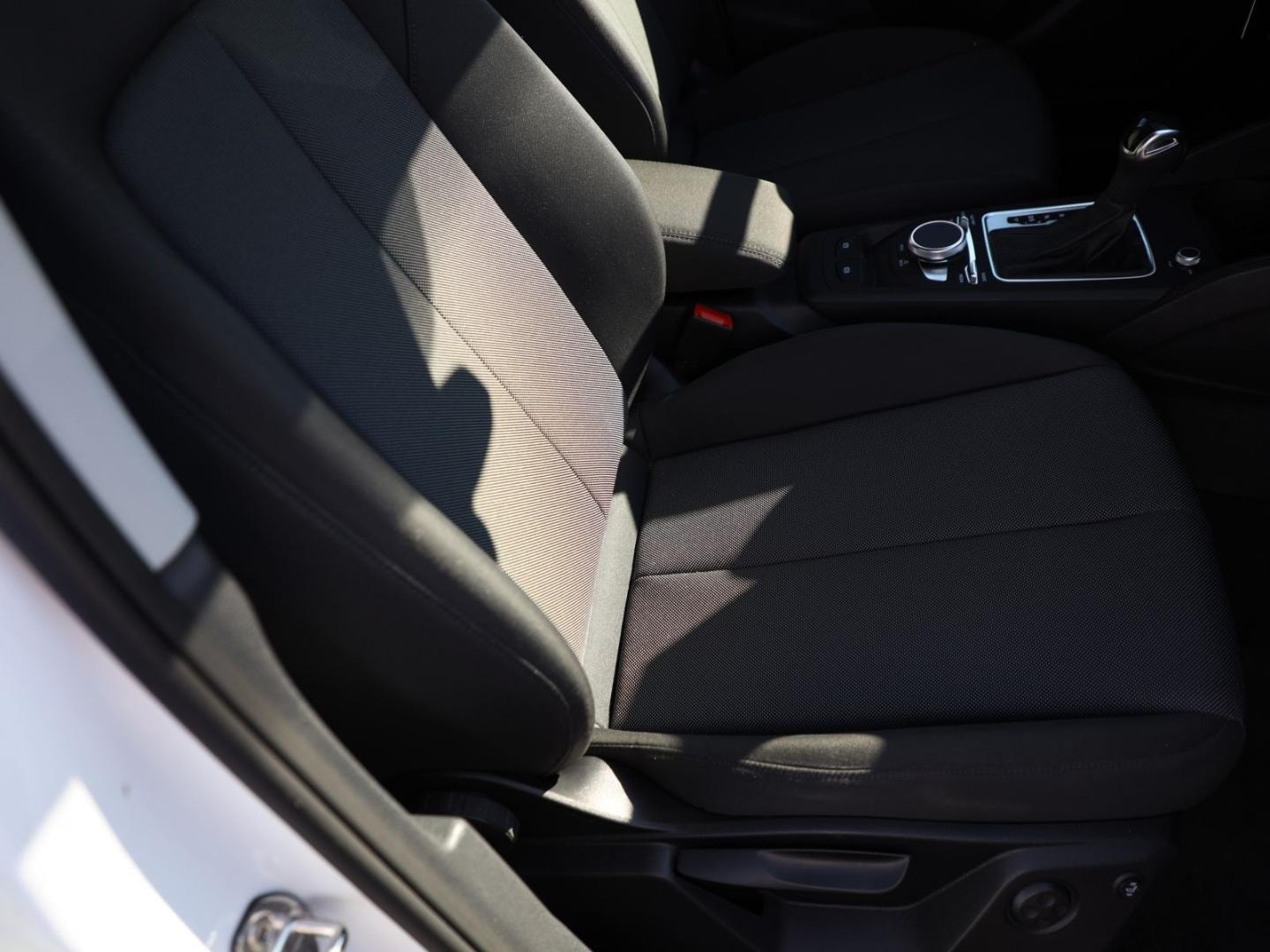 Bild über Audi Q2 S line 35 TFSI S tronic - für weitere Informationen kontaktieren Sie den Audi Partner