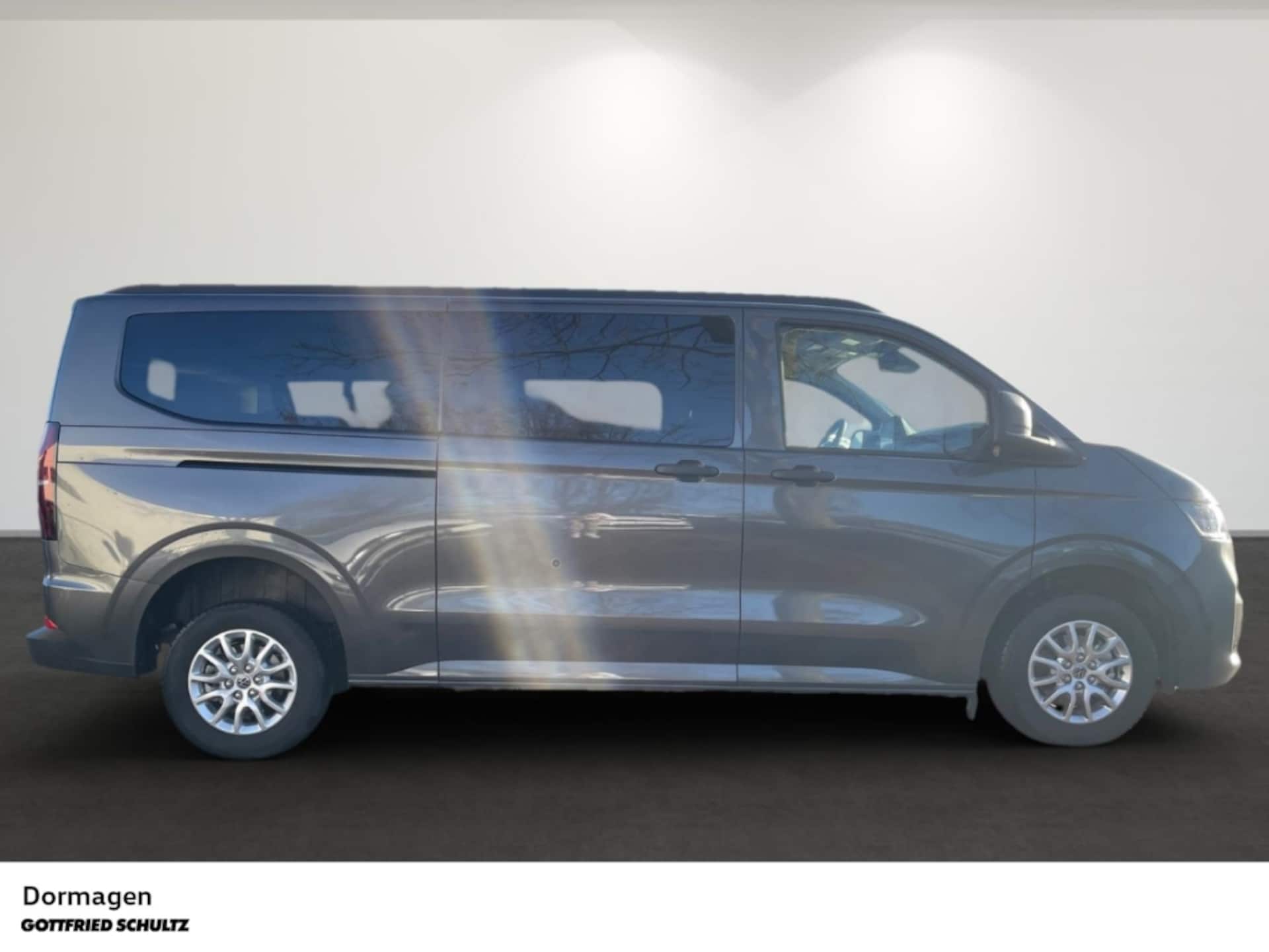Volkswagen Caravelle langer Radstand Basis-Modell