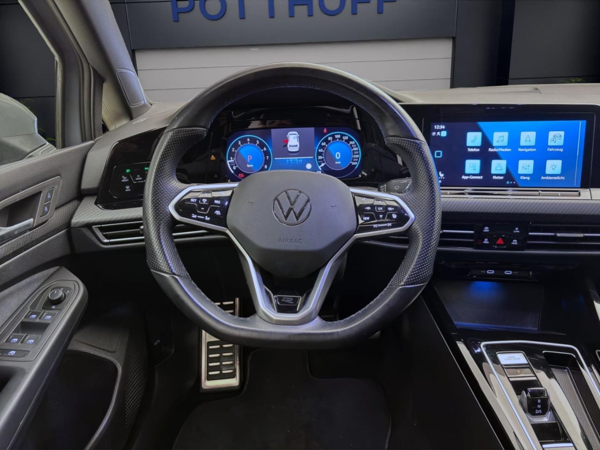 Volkswagen Golf R-Line