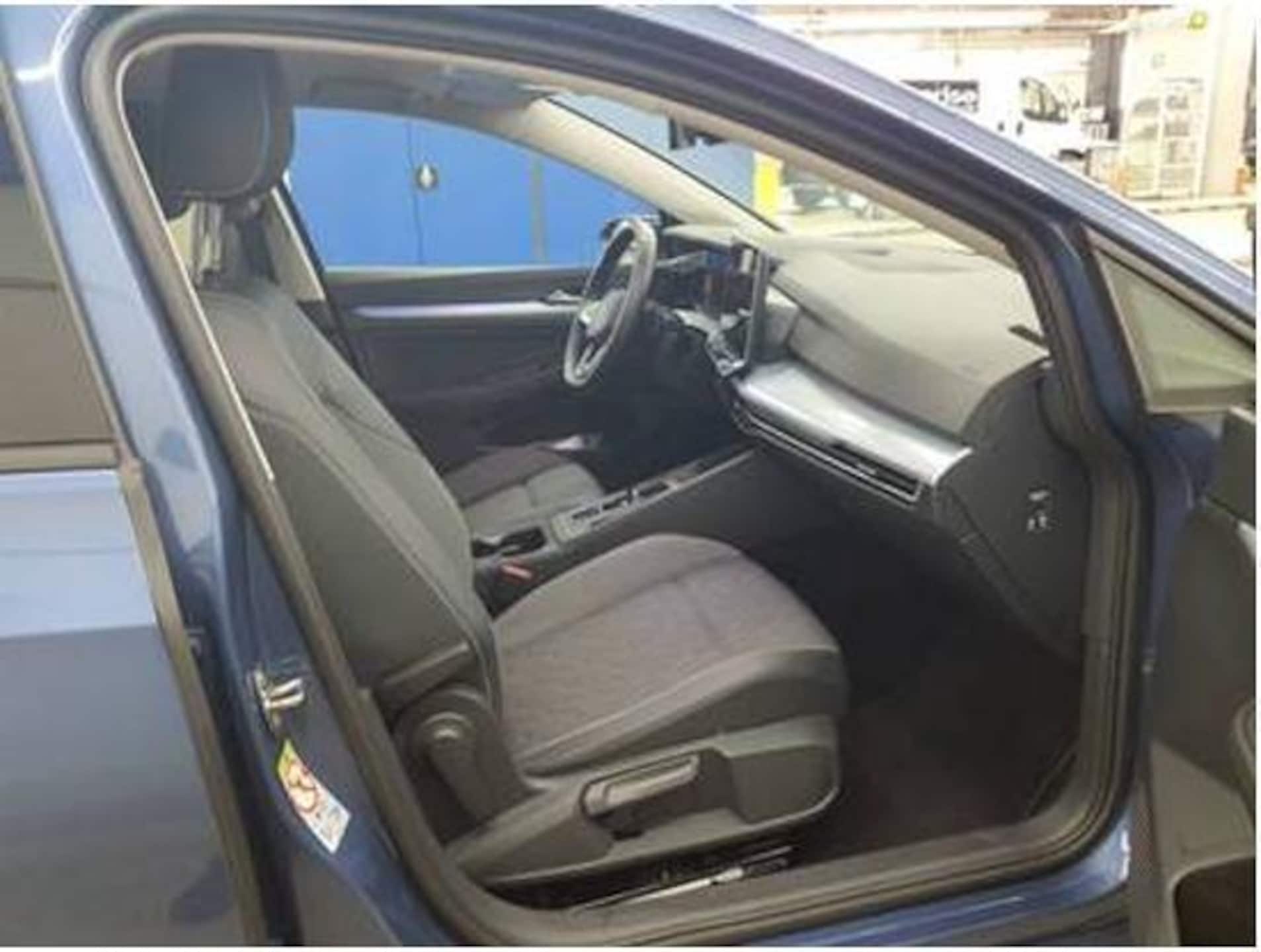 Volkswagen Golf Life