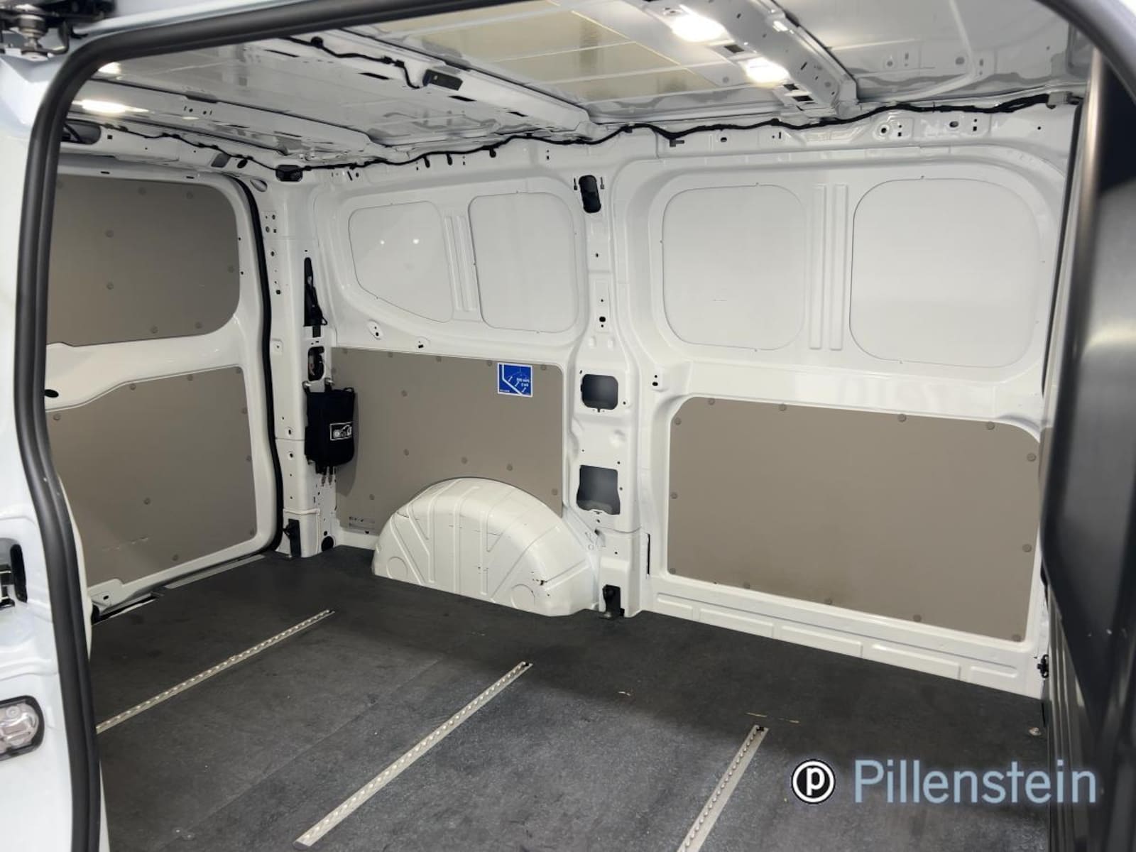 Volkswagen Transporter Kasten kurzer Radstand – Bild 14