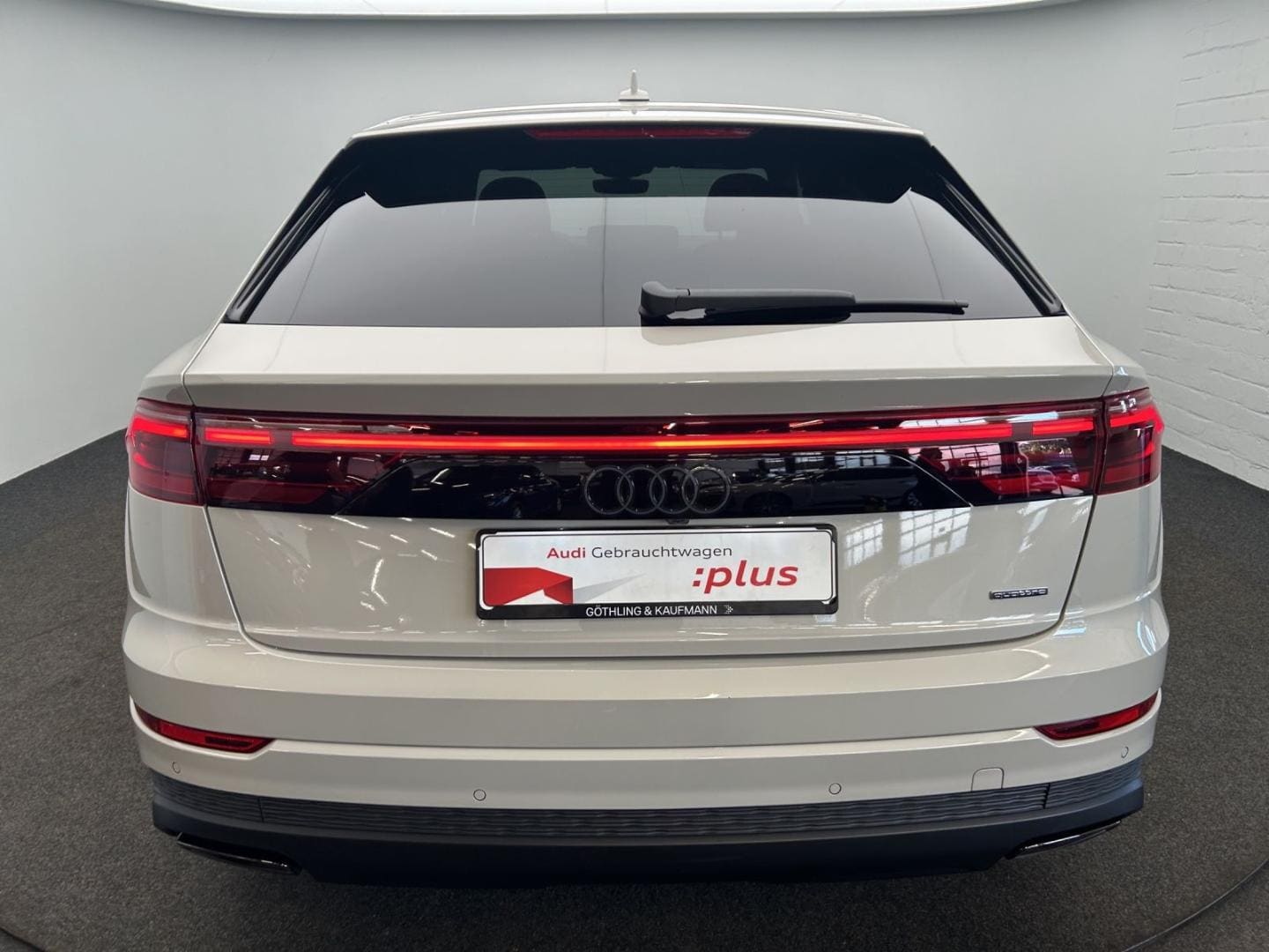 Bild über Audi Q8 SUV TFSI e 55 TFSI e quattro tiptronic - für weitere Informationen kontaktieren Sie den Audi Partner