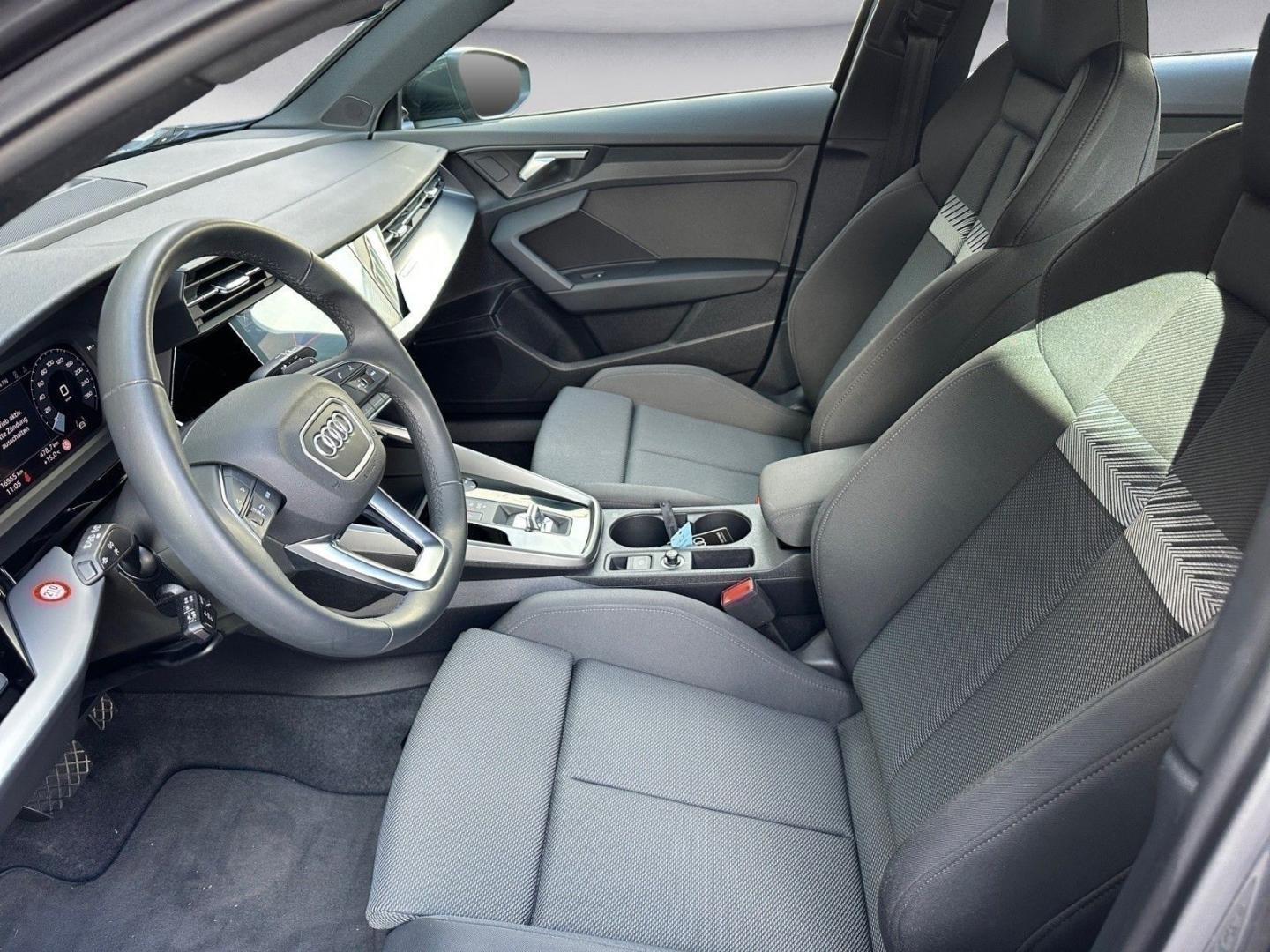 Bild über Audi A3 Sportback 35 TFSI S tronic - für weitere Informationen kontaktieren Sie den Audi Partner