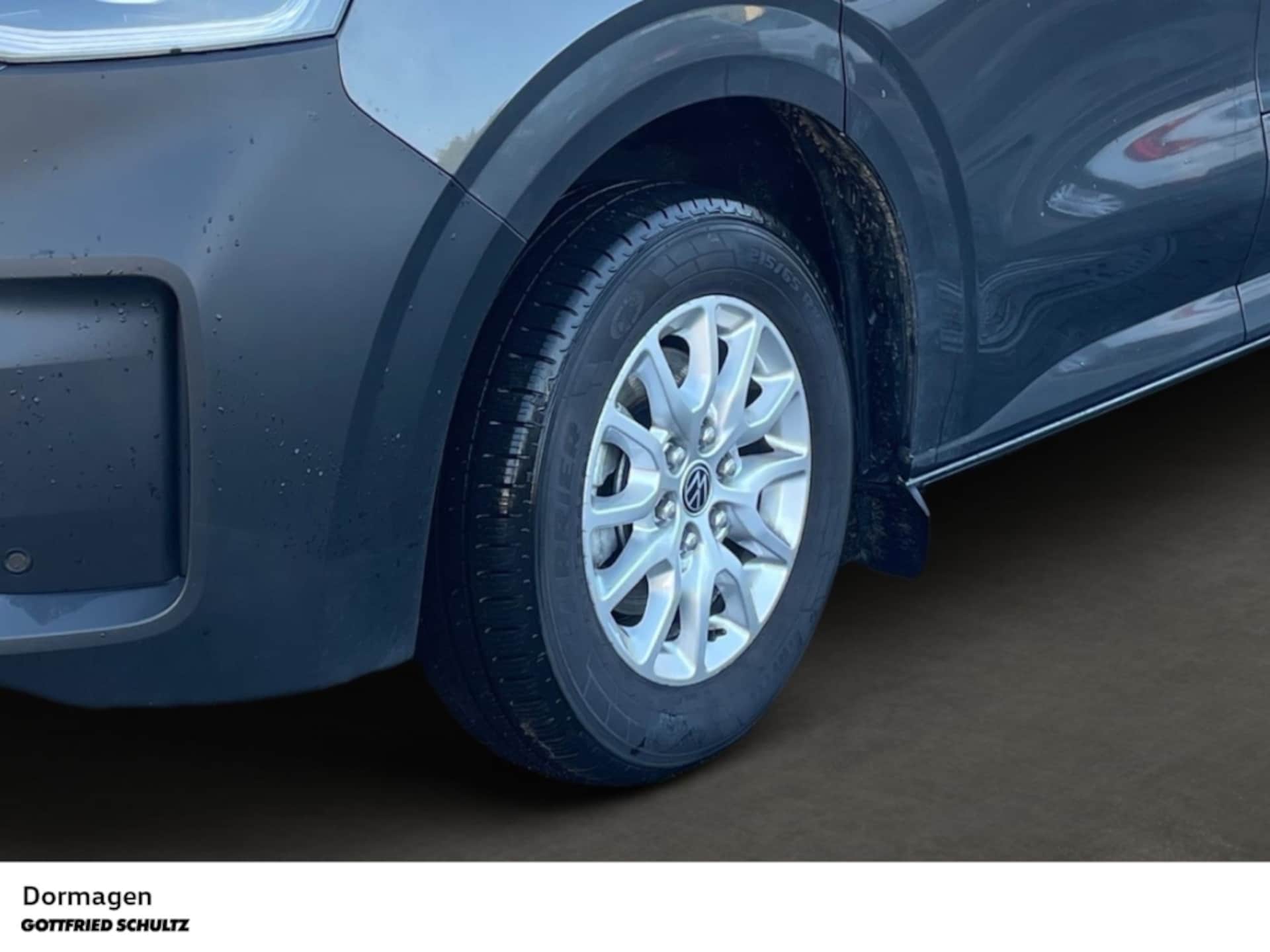 Volkswagen Caravelle langer Radstand Basis-Modell