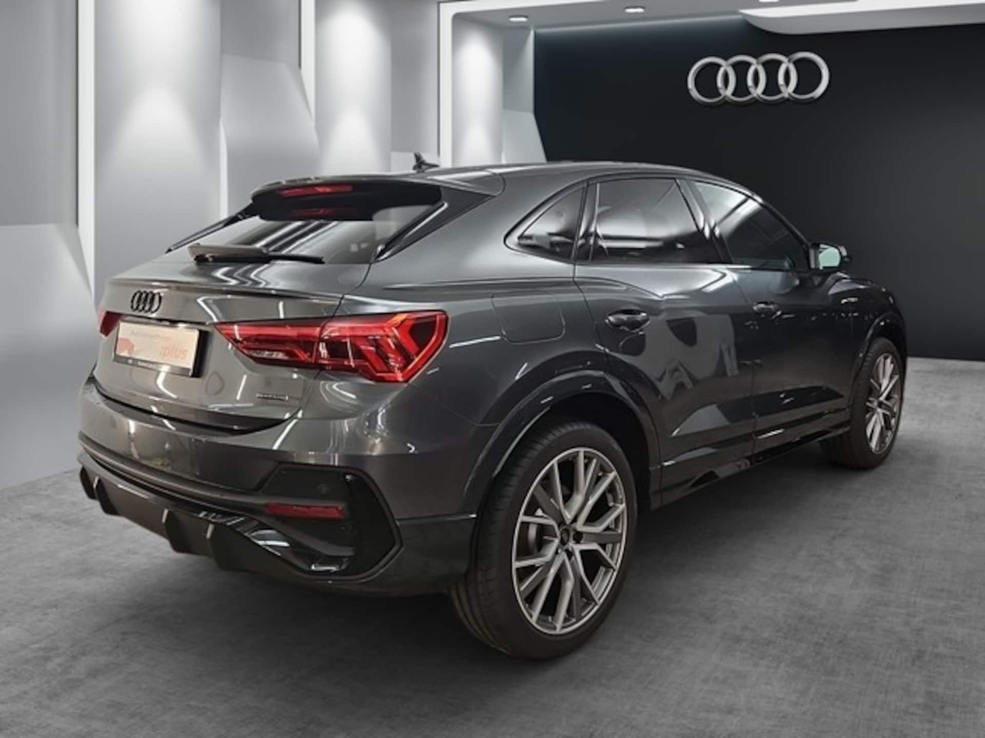 Audi Q3 Sportback S line