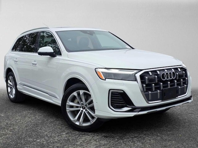 Photo of 2025 Audi Q7