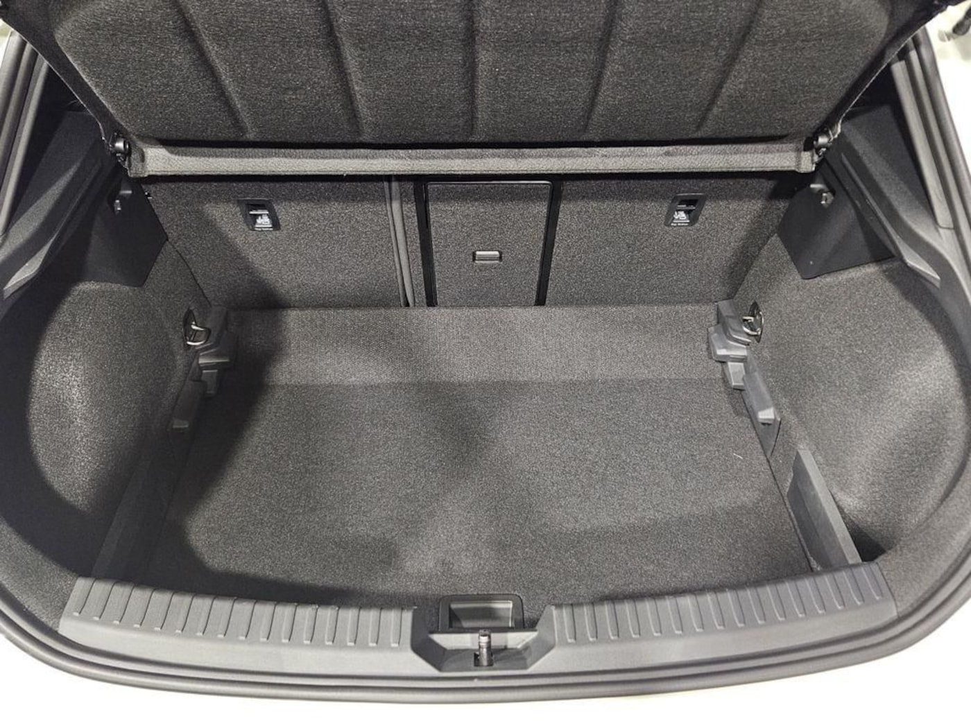 CUPRA Leon León 1.5 eTSI DSG 110 kW (150 CV) — photo 7